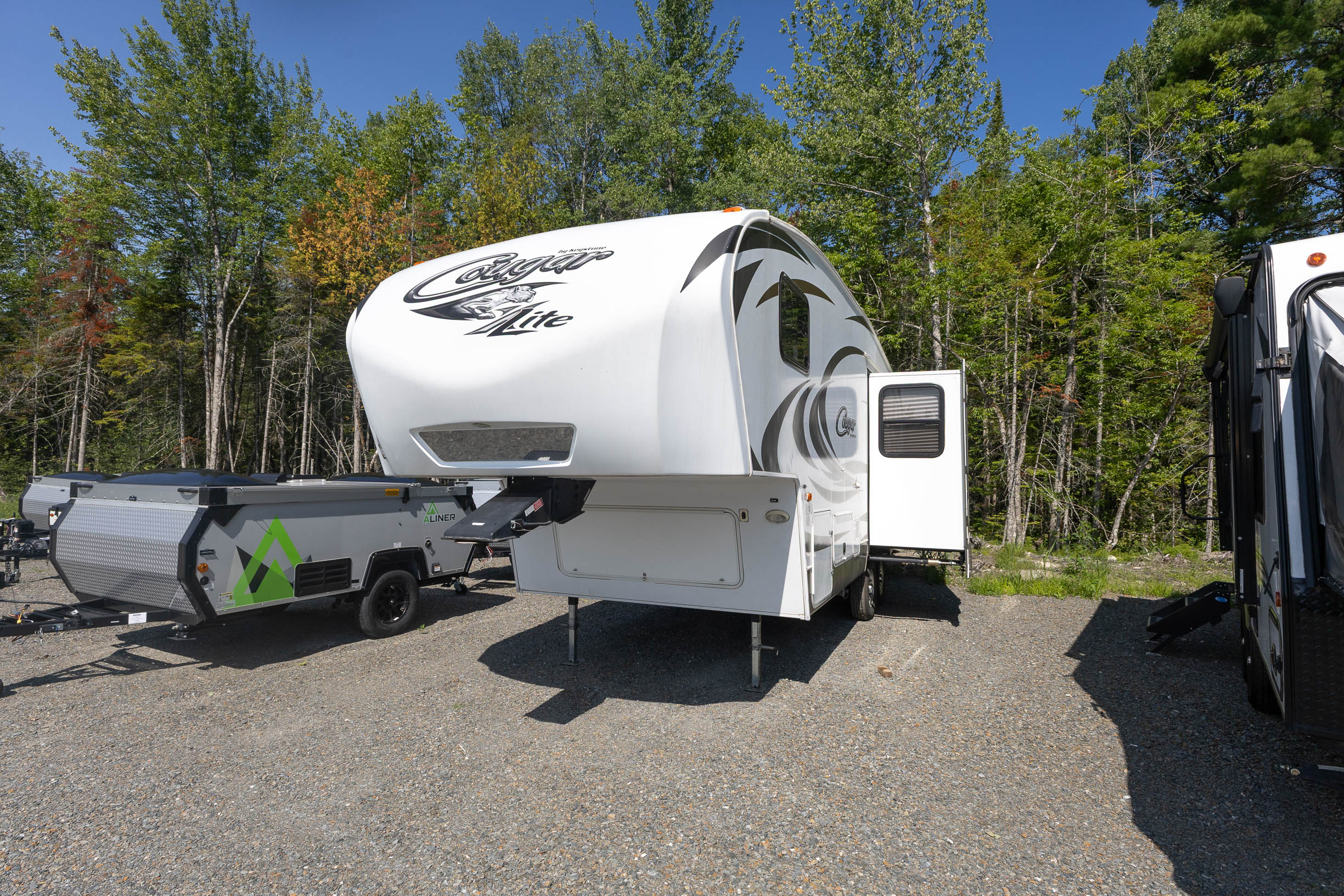 2014 Keystone RV Cougar XLite 25RKS FIFTH WHEEL