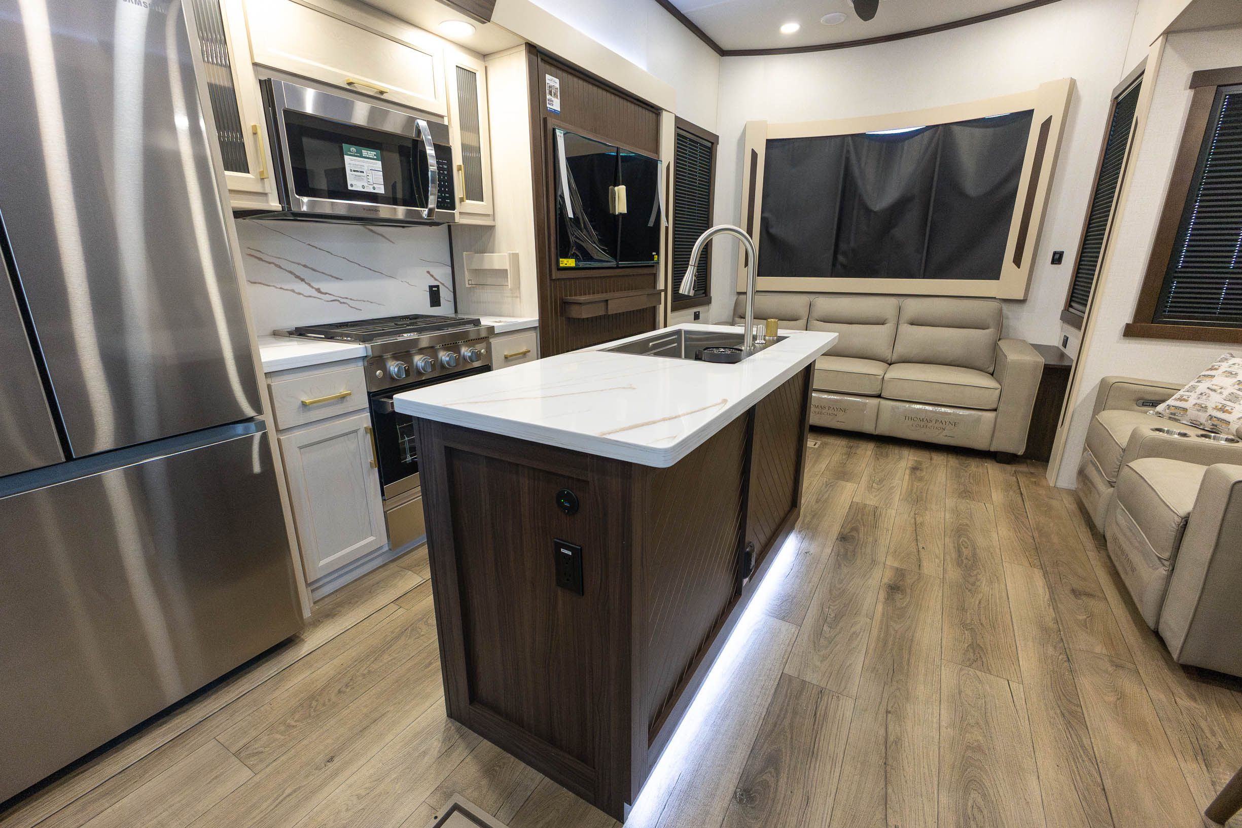 2026 Forest River Cedar Creek Cottage 40CDL DESTINATION TRAILER