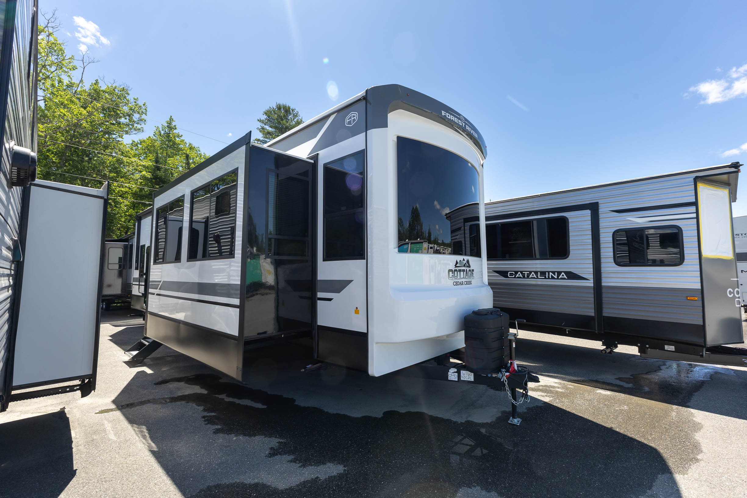 2026 Forest River Cedar Creek Cottage 40CDL DESTINATION TRAILER