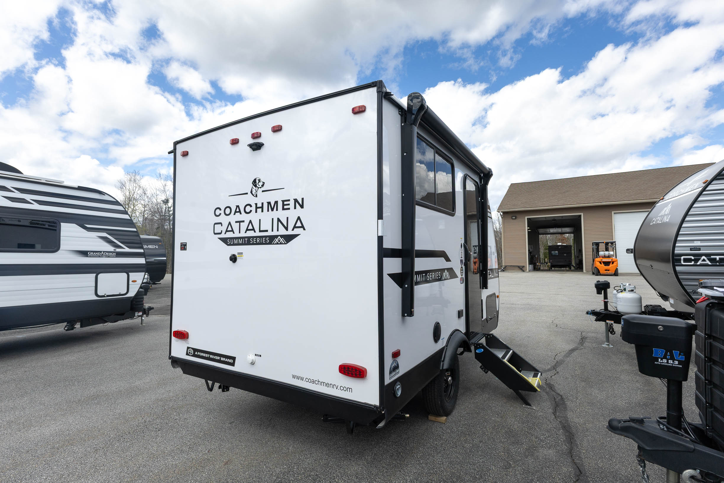 2026 Coachmen Catalina Summit 134BHX TRAVEL TRAILER
