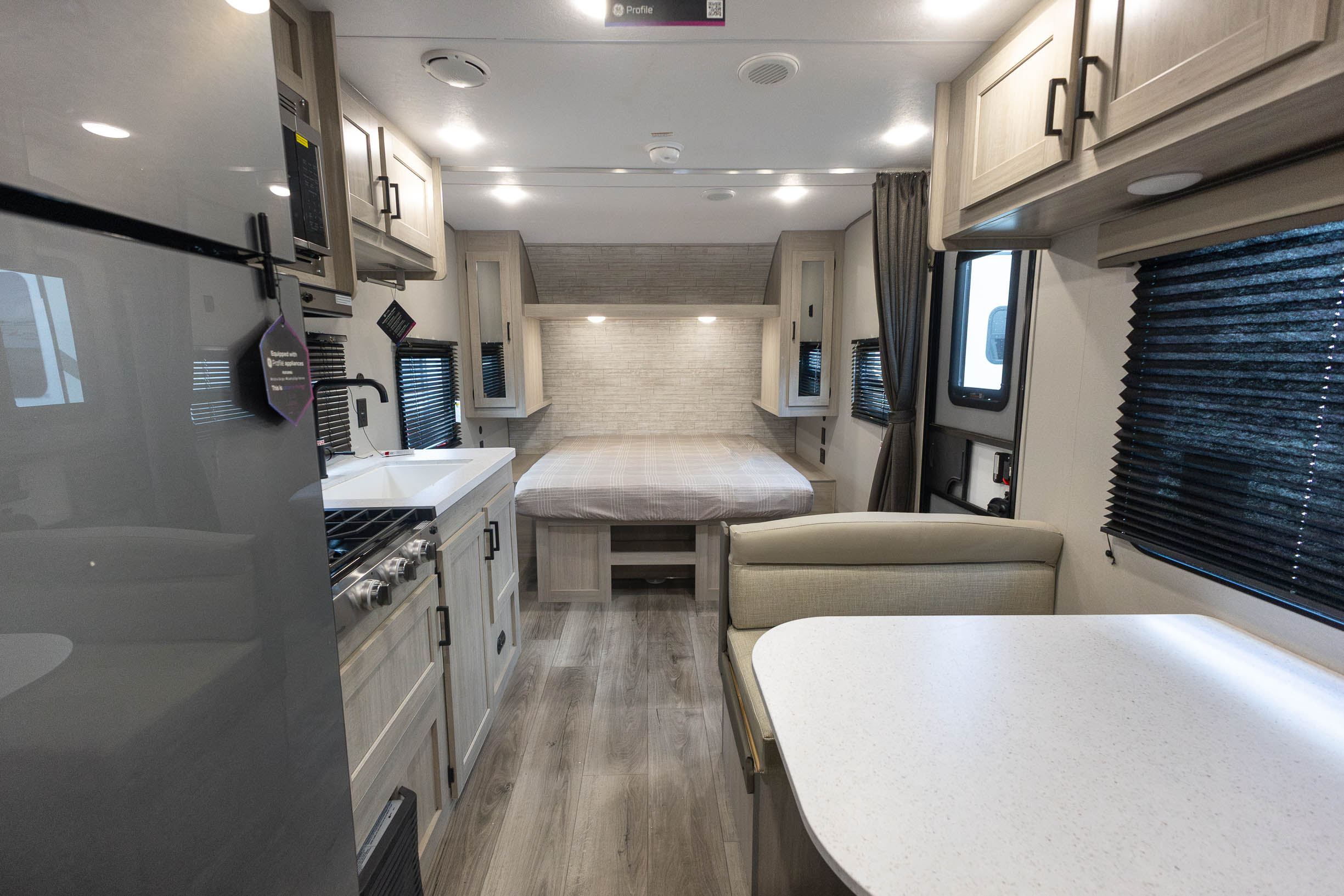 2026 Coachmen Catalina Summit 211BH TRAVEL TRAILER