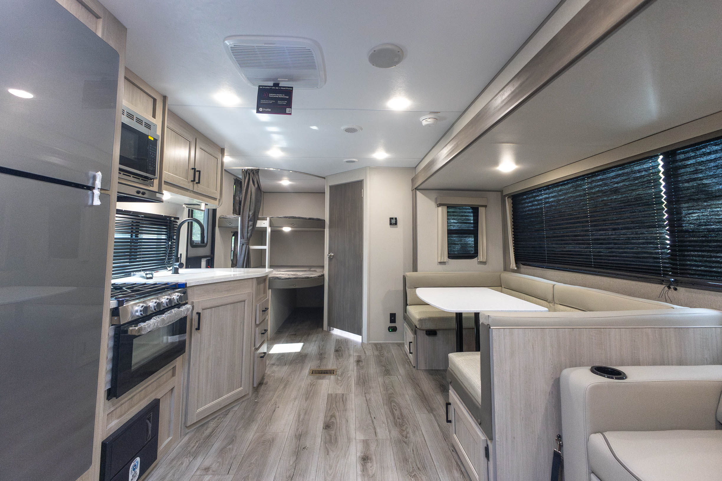 2026 Coachmen Catalina Legacy Edition 263BHSCK TRAVEL TRAILER