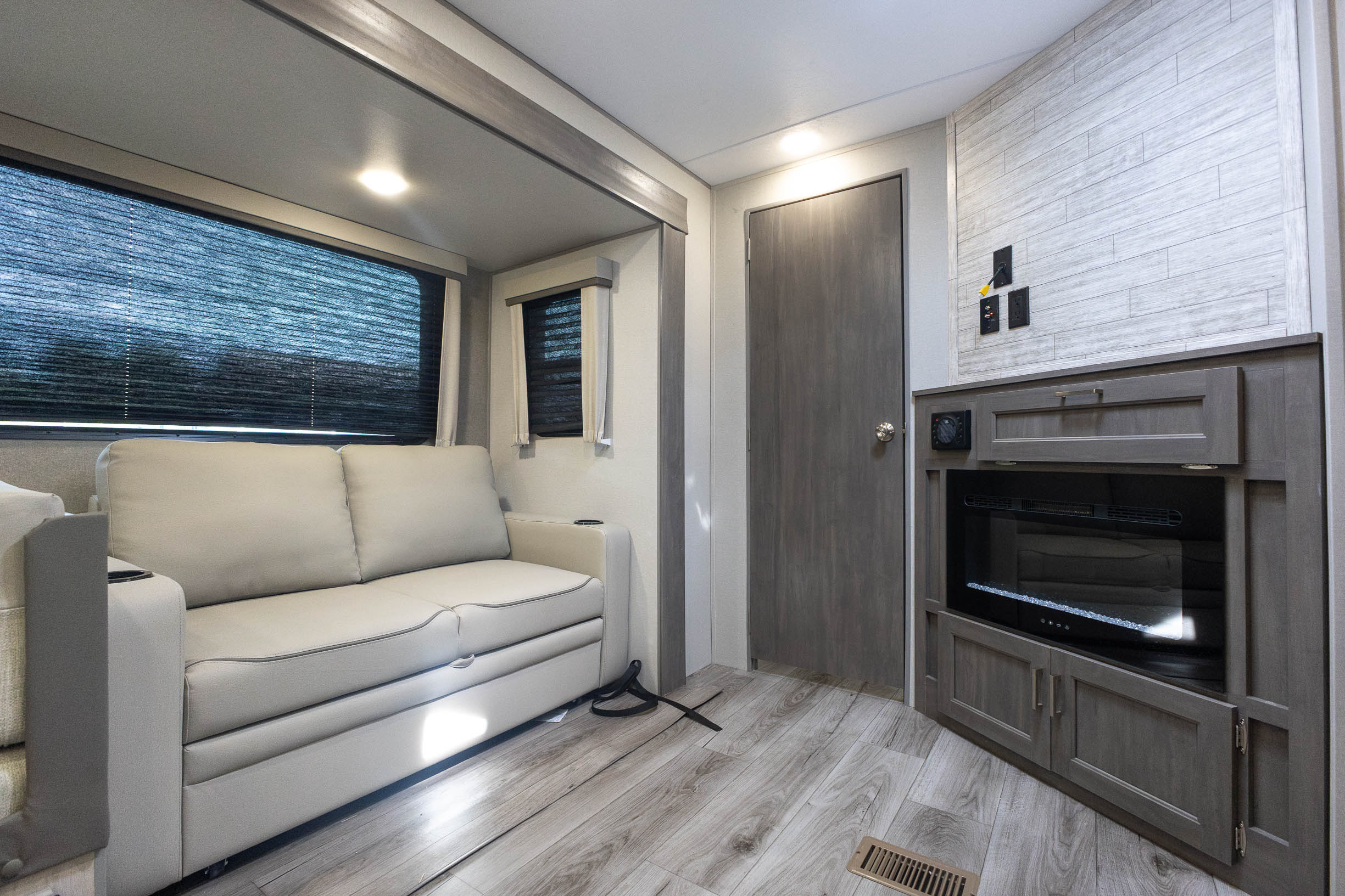 2026 Coachmen Catalina Legacy Edition 263BHSCK TRAVEL TRAILER