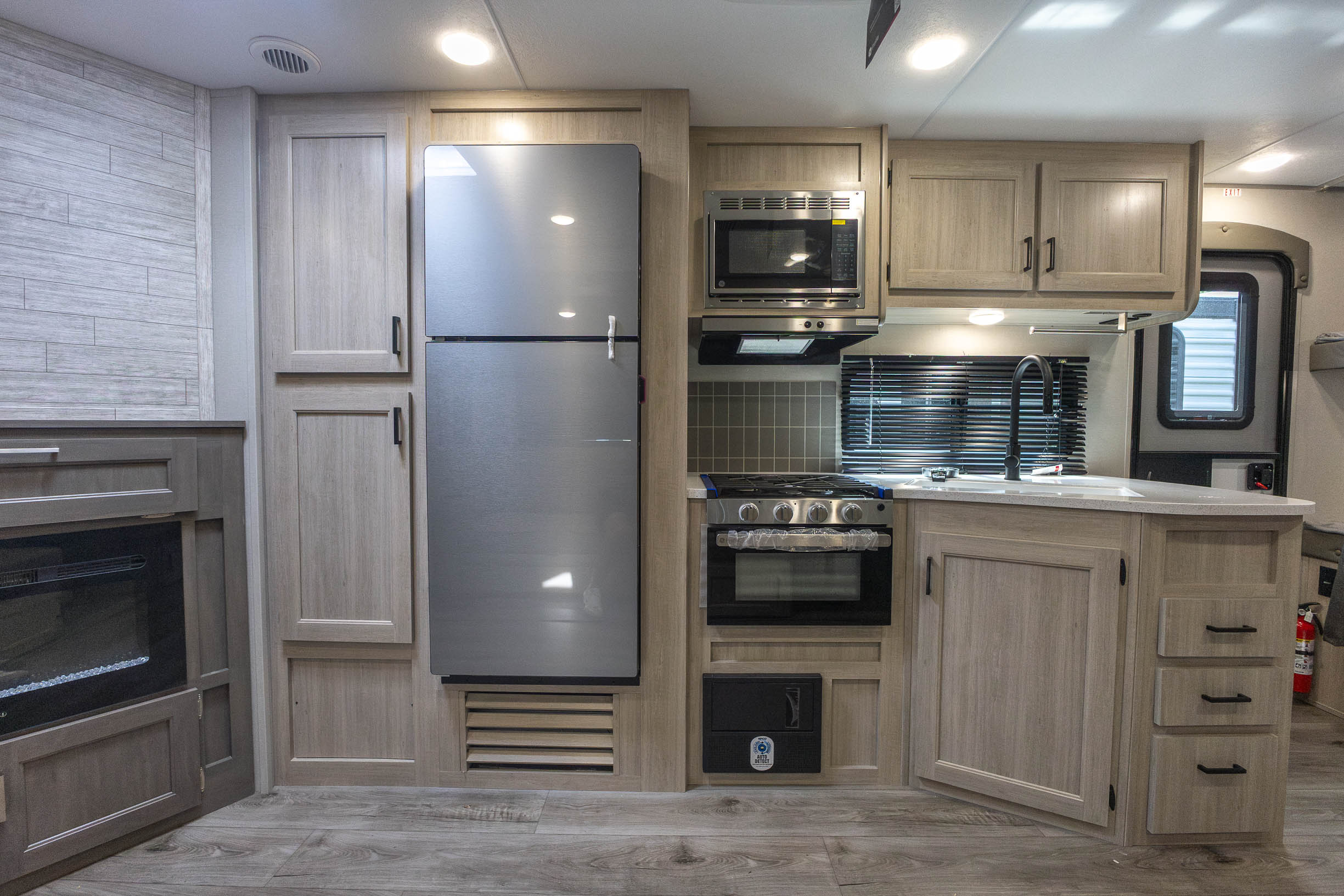 2026 Coachmen Catalina Legacy Edition 263BHSCK TRAVEL TRAILER
