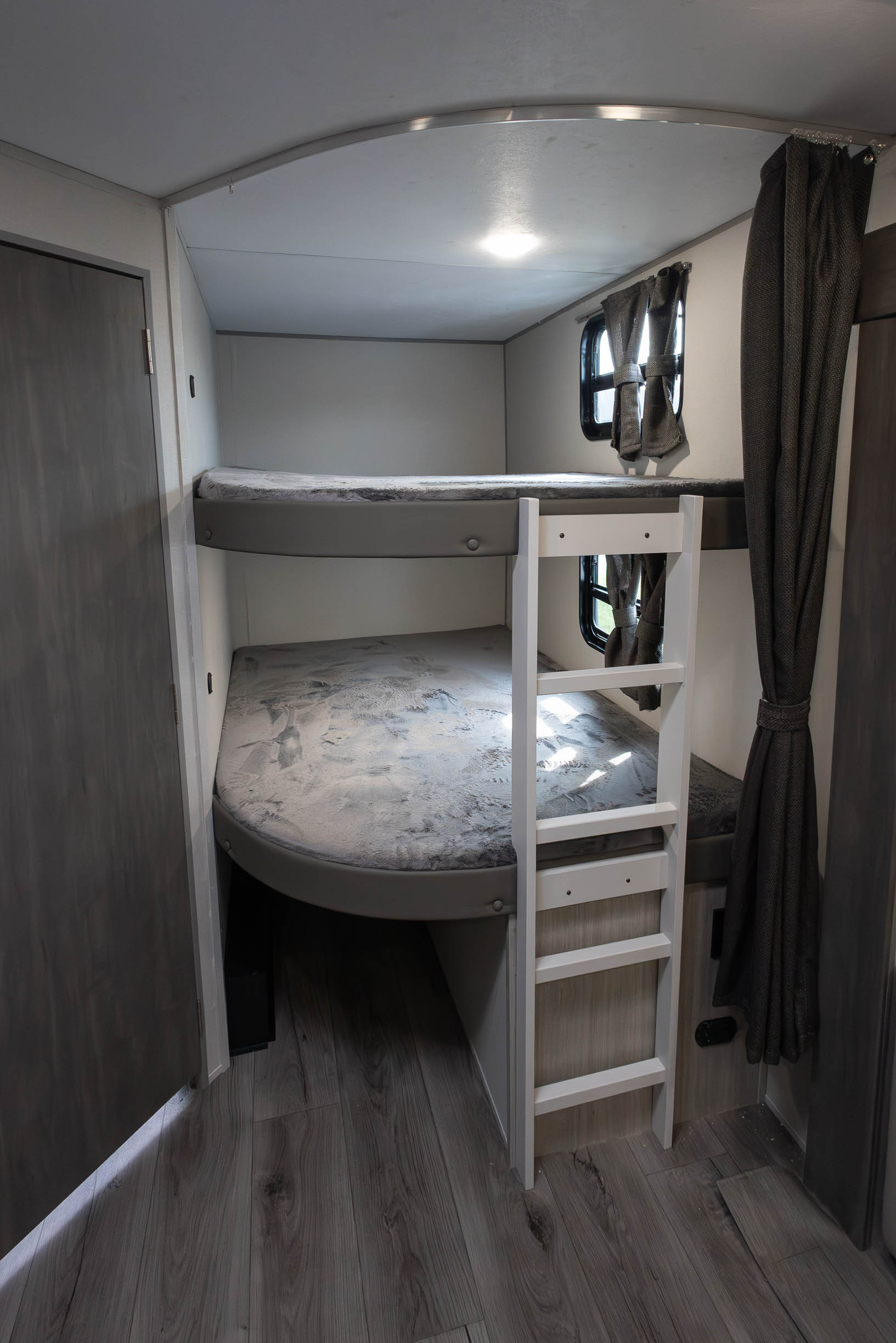 2026 Coachmen Catalina Legacy Edition 273DBHCK TRAVEL TRAILER