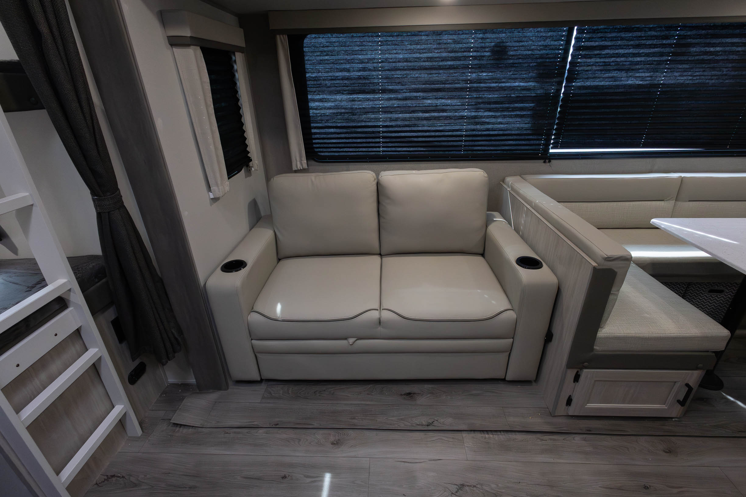 2026 Coachmen Catalina Legacy Edition 273DBHCK TRAVEL TRAILER