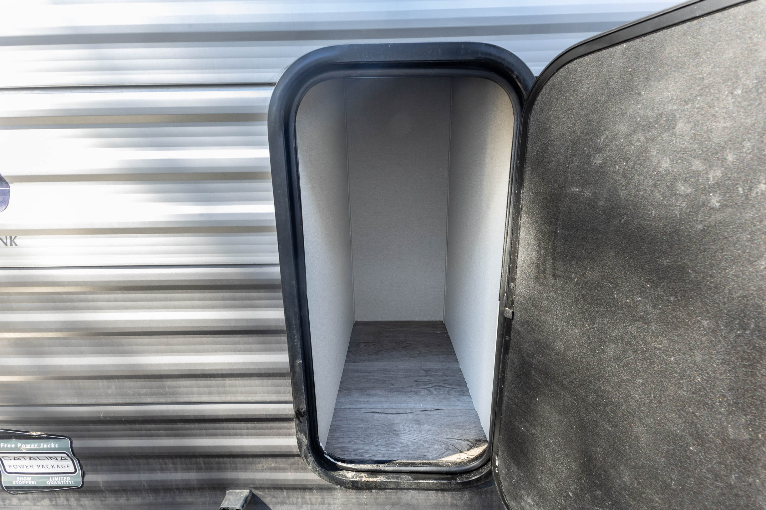 2026 Coachmen Catalina Summit 281QBUNK TRAVEL TRAILER