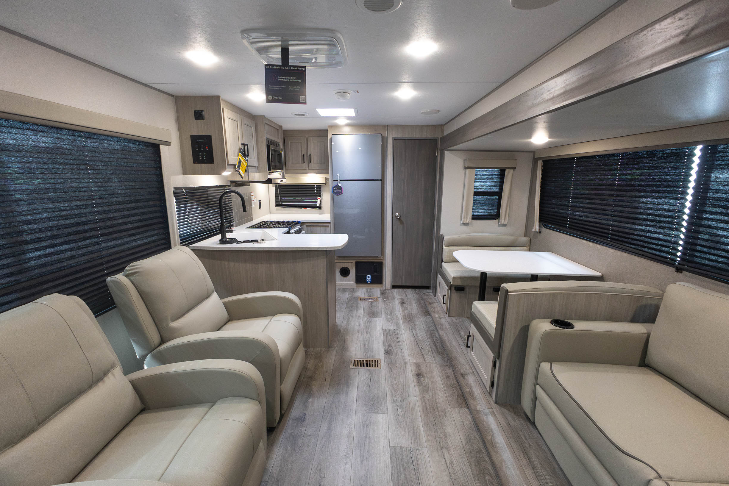 2026 Coachmen Catalina Legacy Edition 283RKS TRAVEL TRAILER