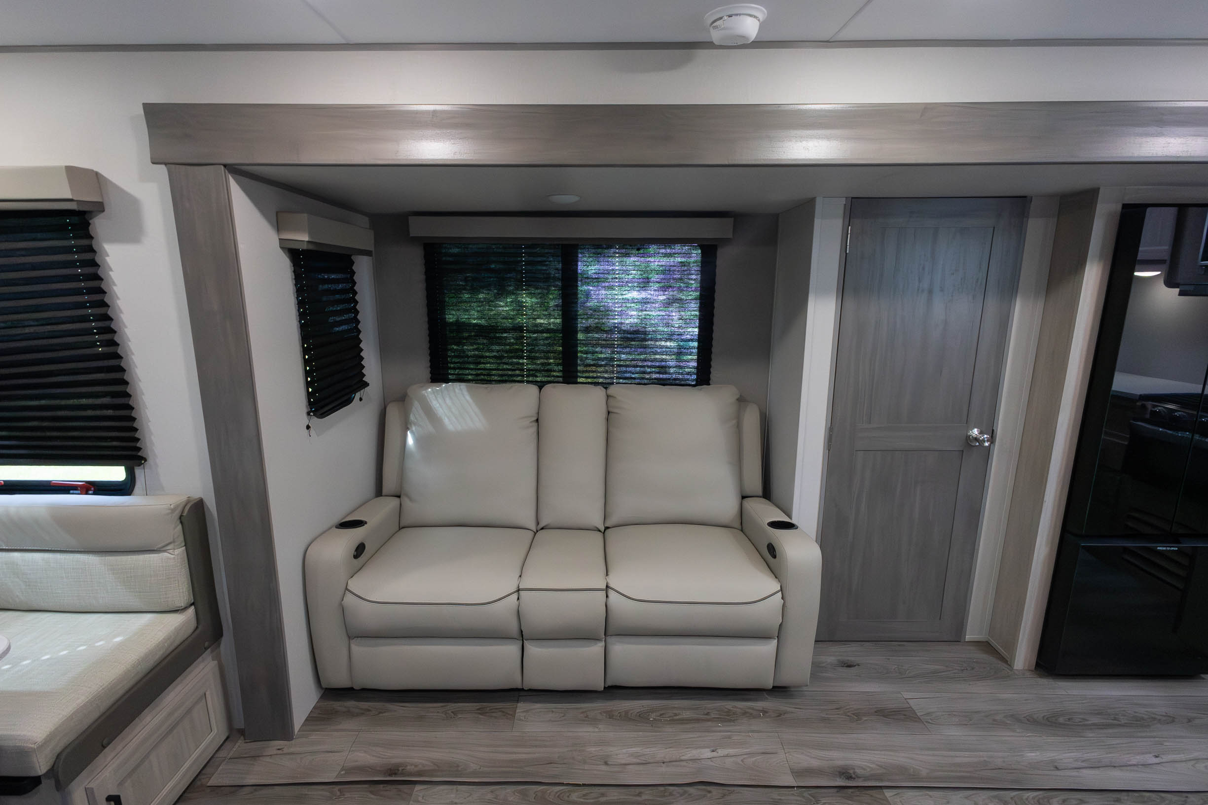 2026 Coachmen Catalina Legacy 283RNR TRAVEL TRAILER