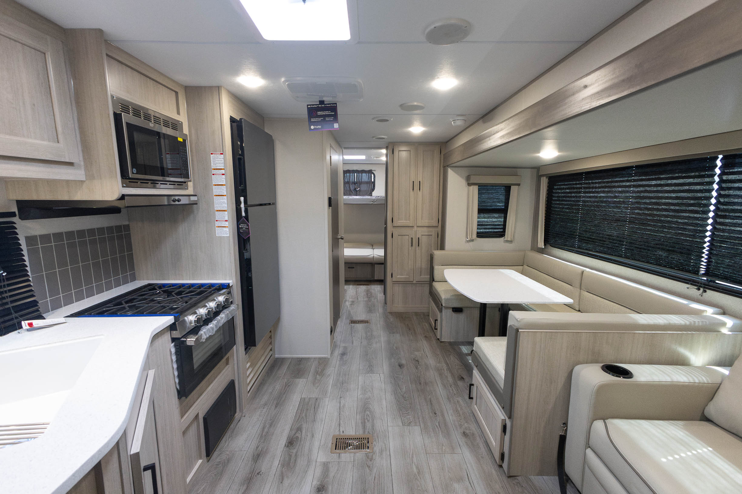 2026 Coachmen Catalina Legacy Edition 293QBCK TRAVEL TRAILER