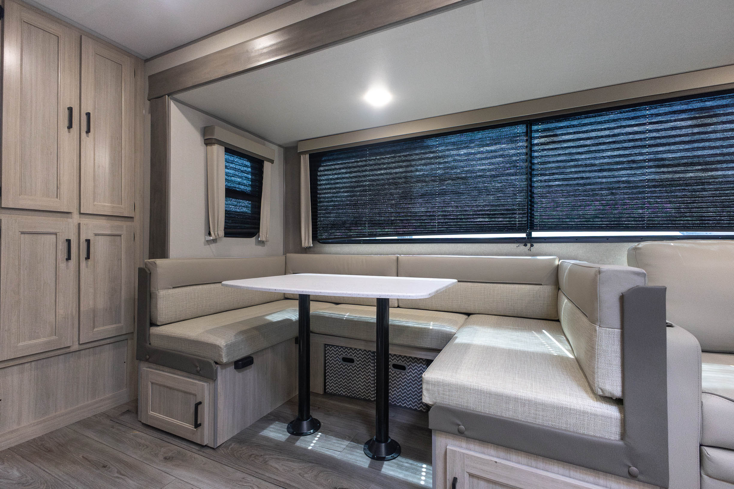 2026 Coachmen Catalina Legacy Edition 293QBCK TRAVEL TRAILER