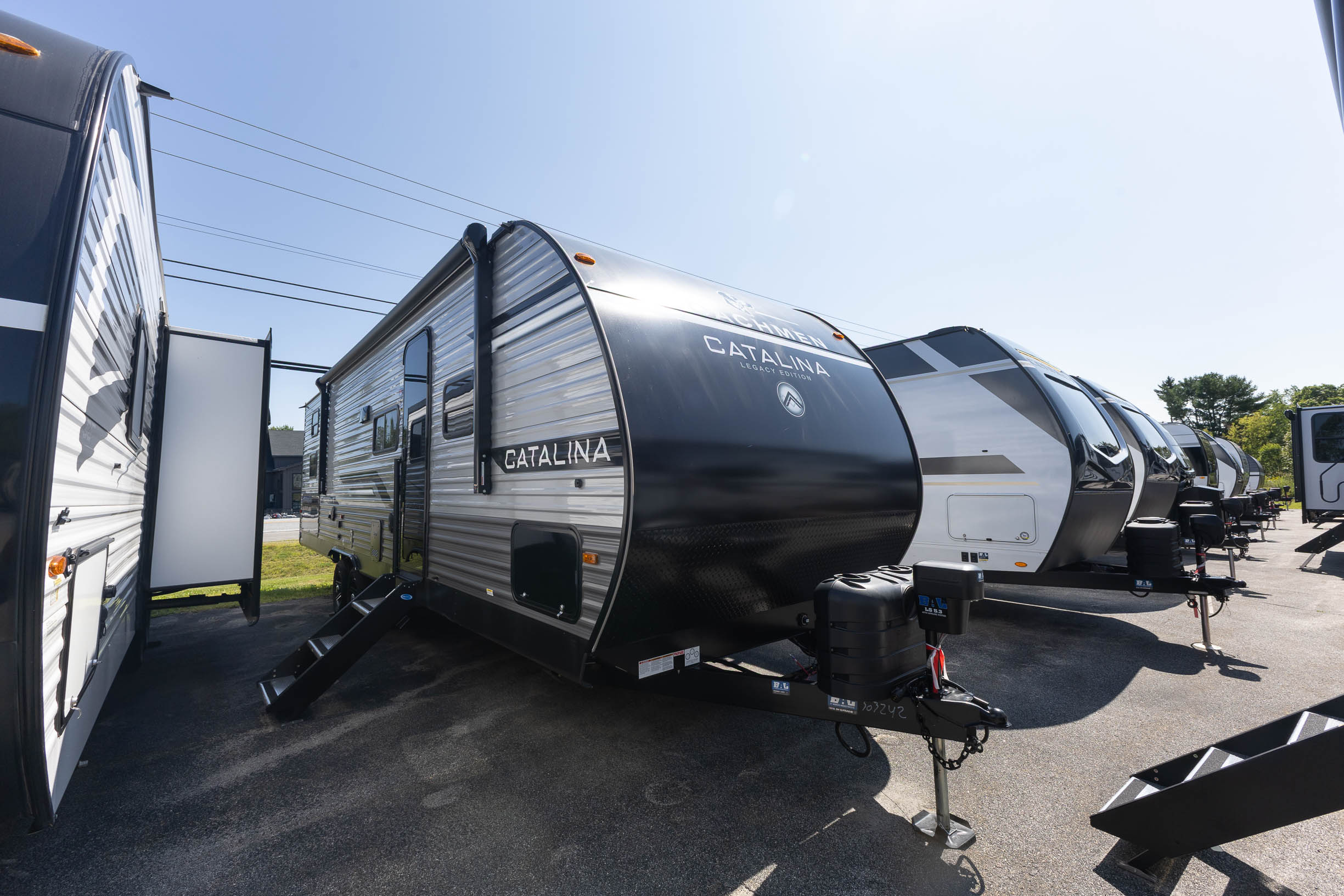 2026 Coachmen Catalina Legacy Edition 293QBCK TRAVEL TRAILER