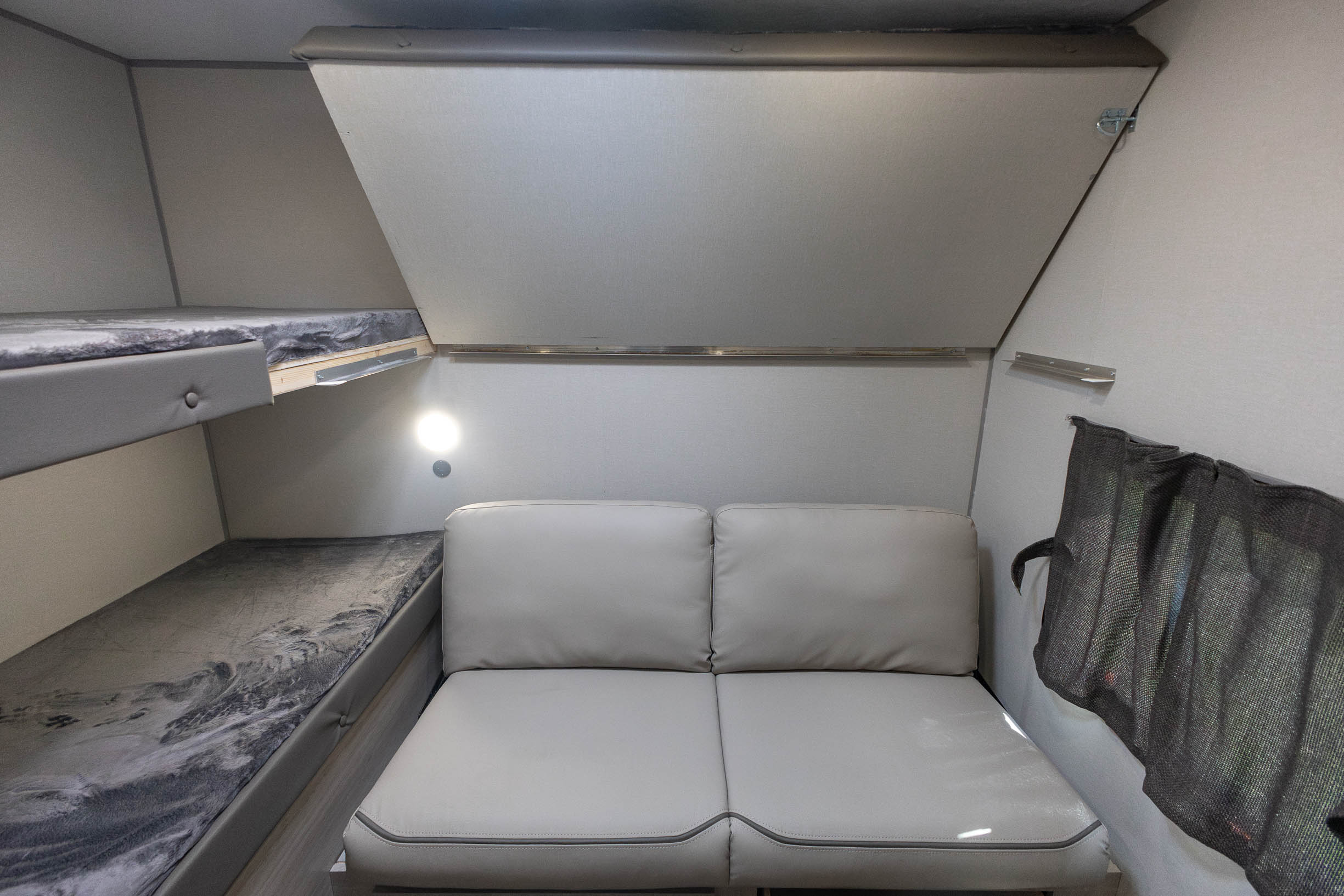 2026 Coachmen Catalina Legacy Edition 293QBCK TRAVEL TRAILER