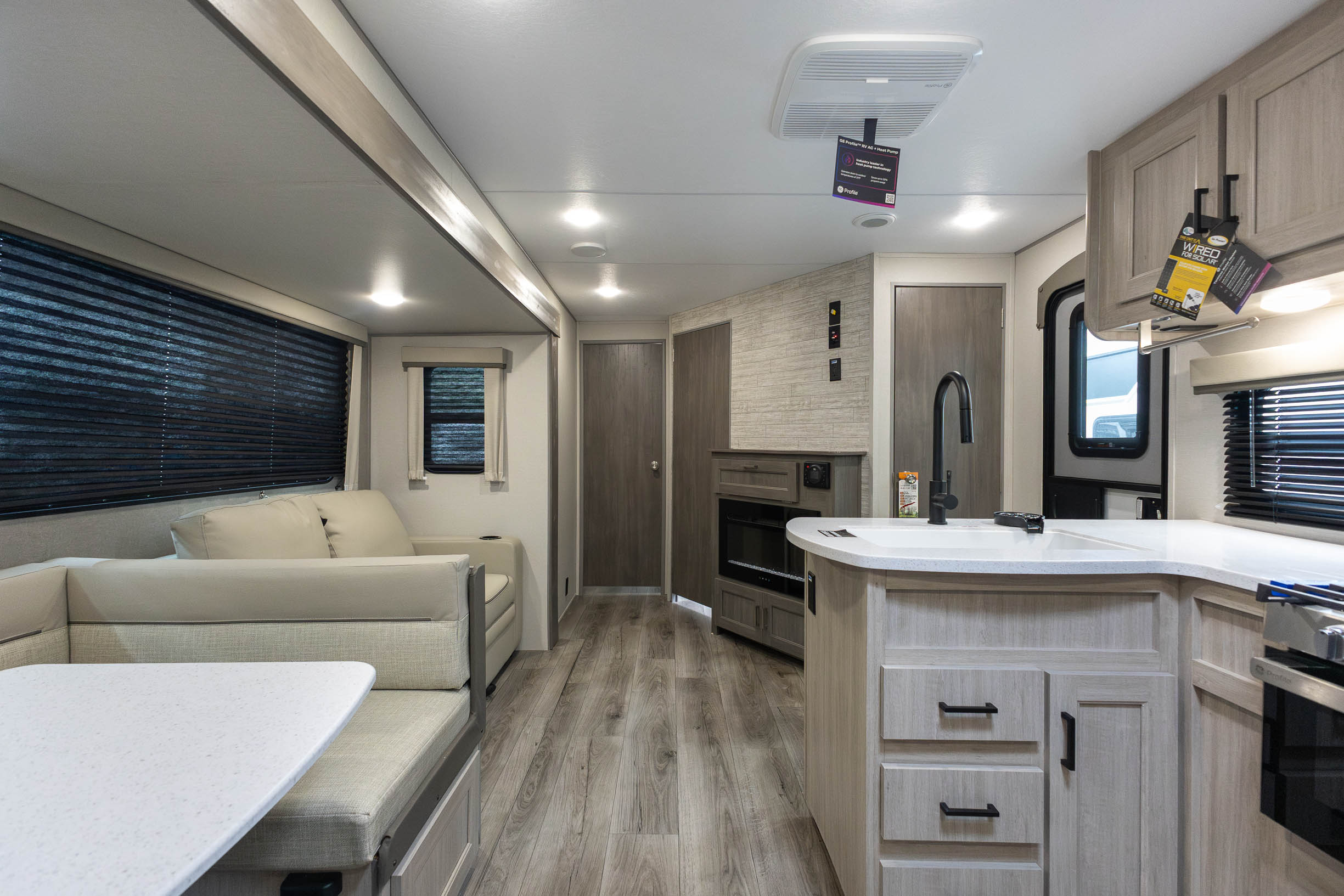 2026 Coachmen Catalina Legacy Edition 293TQBSCK TRAVEL TRAILER