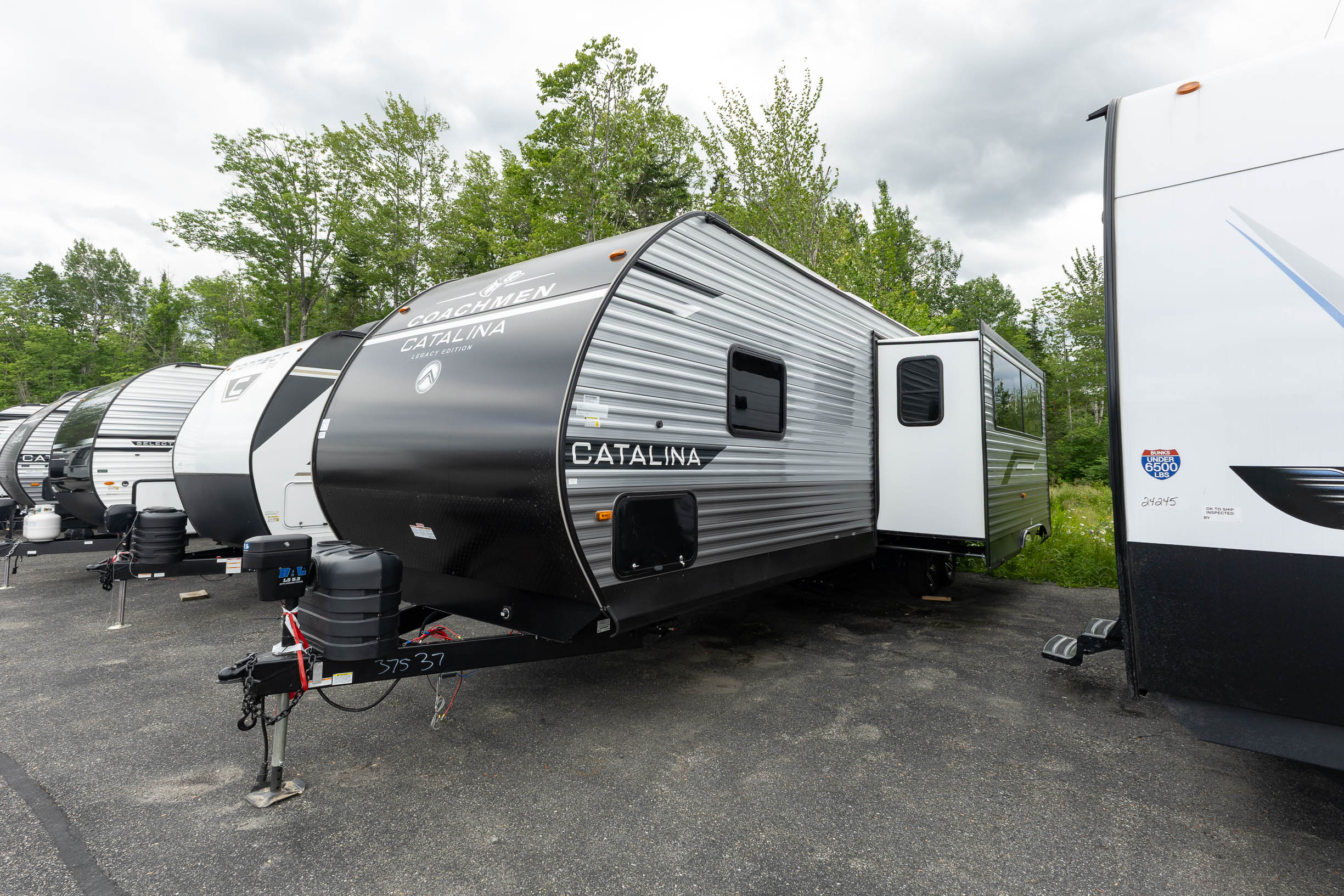 2026 Coachmen Catalina Legacy Edition 293TQBSCK TRAVEL TRAILER