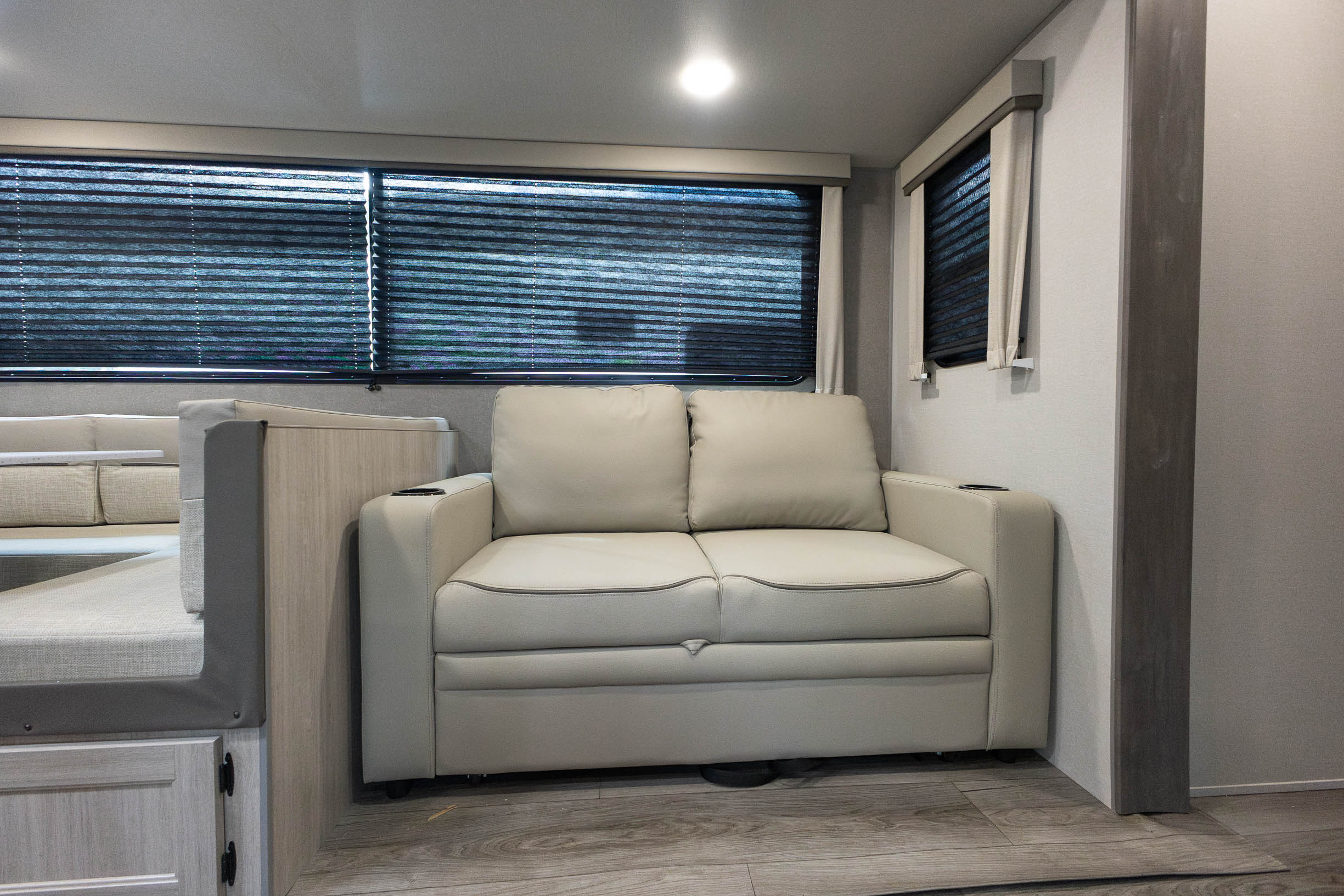 2026 Coachmen Catalina Legacy Edition 293TQBSCK TRAVEL TRAILER