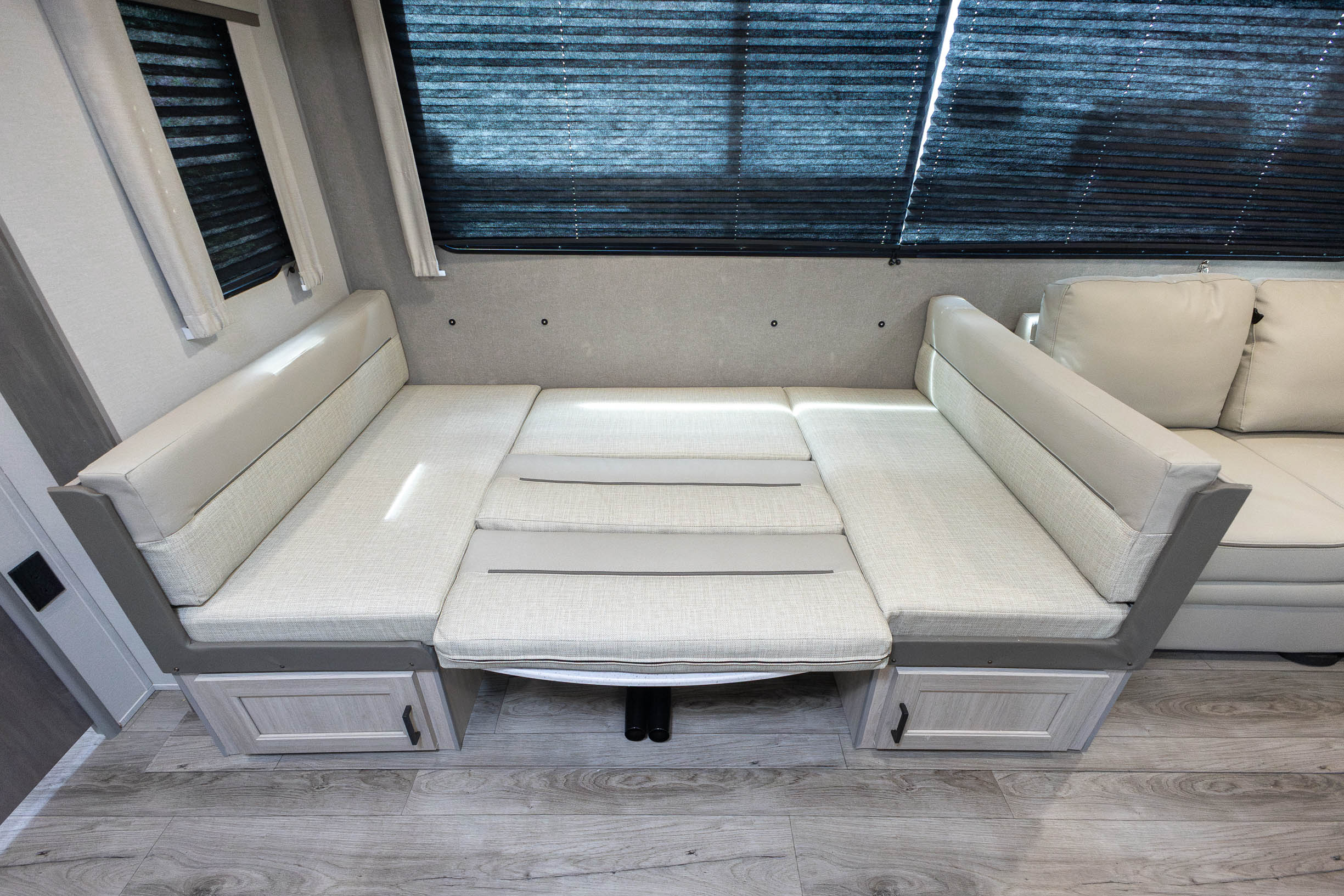 2026 Coachmen Catalina Legacy Edition 293TQBSCK TRAVEL TRAILER