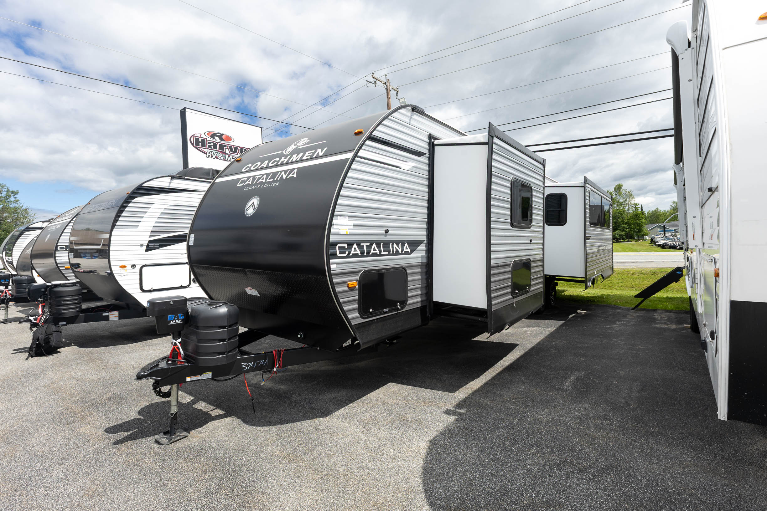 2026 Coachmen Catalina Legacy Edition 303RKDS TRAVEL TRAILER