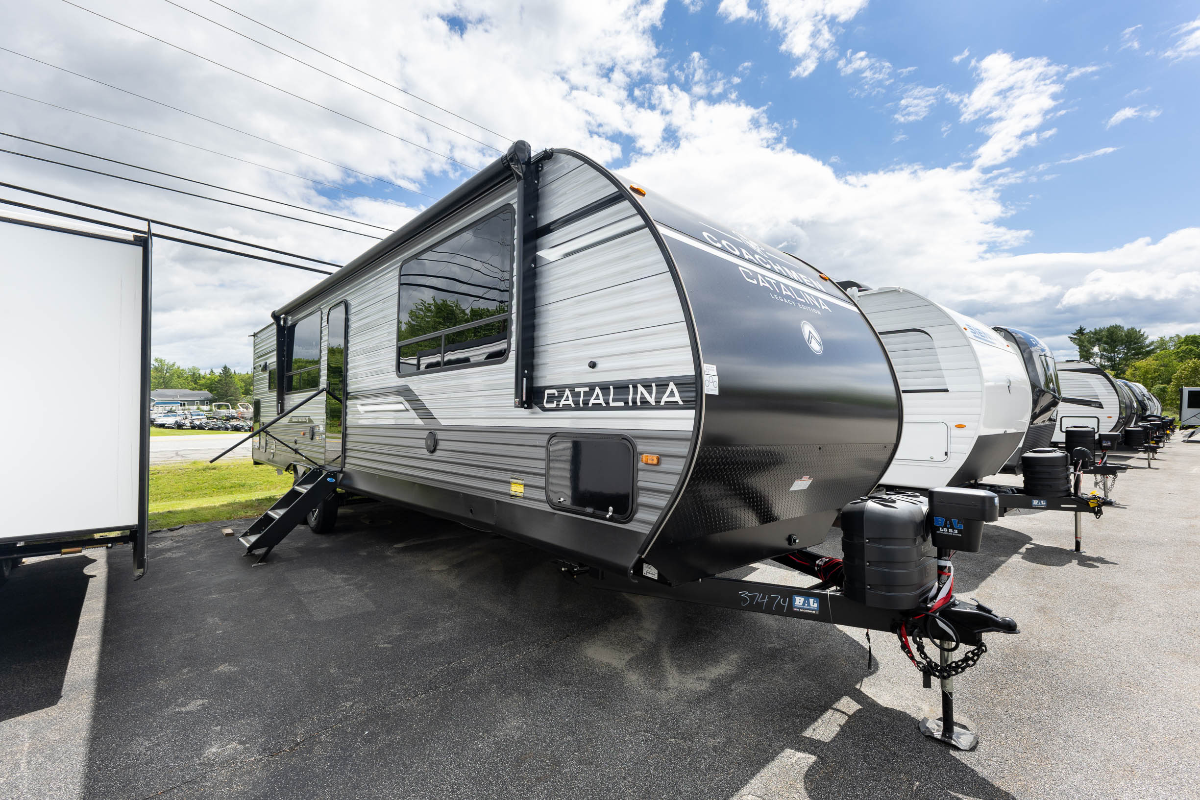 2026 Coachmen Catalina Legacy Edition 303RKDS TRAVEL TRAILER