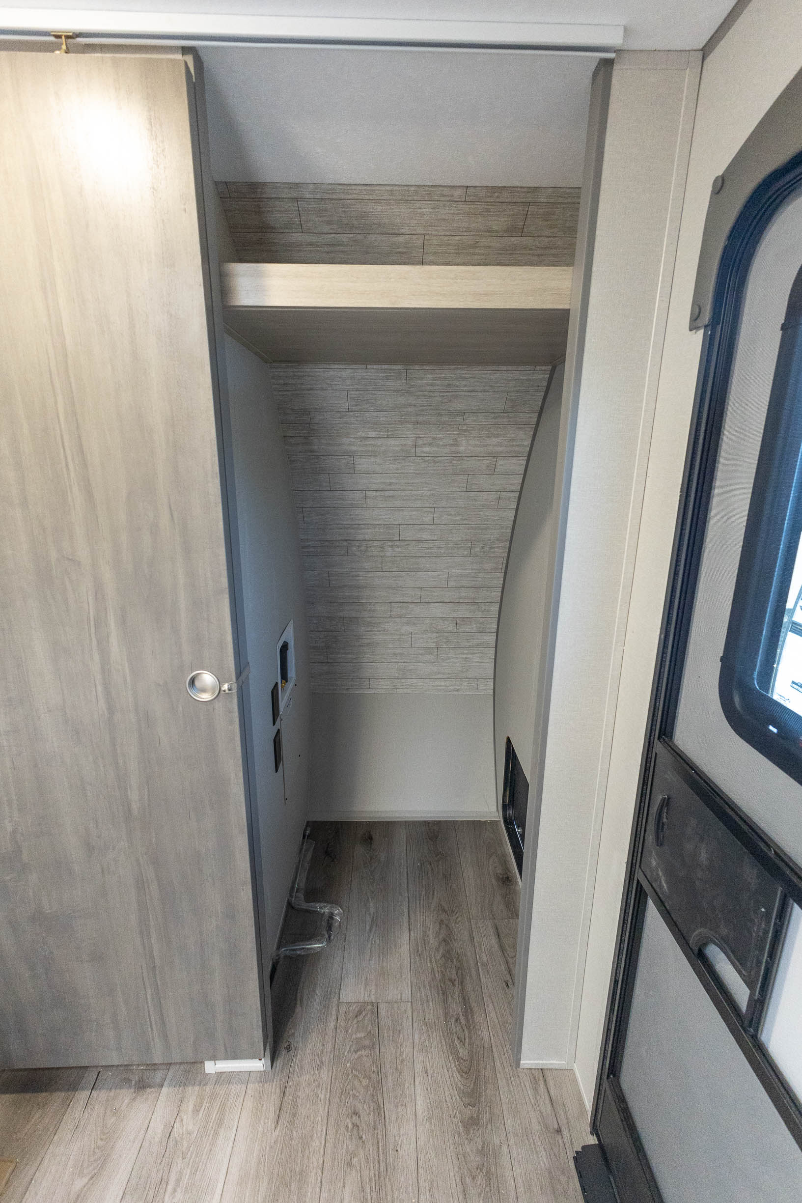 2026 Coachmen Catalina Legacy Edition 333DORM TRAVEL TRAILER