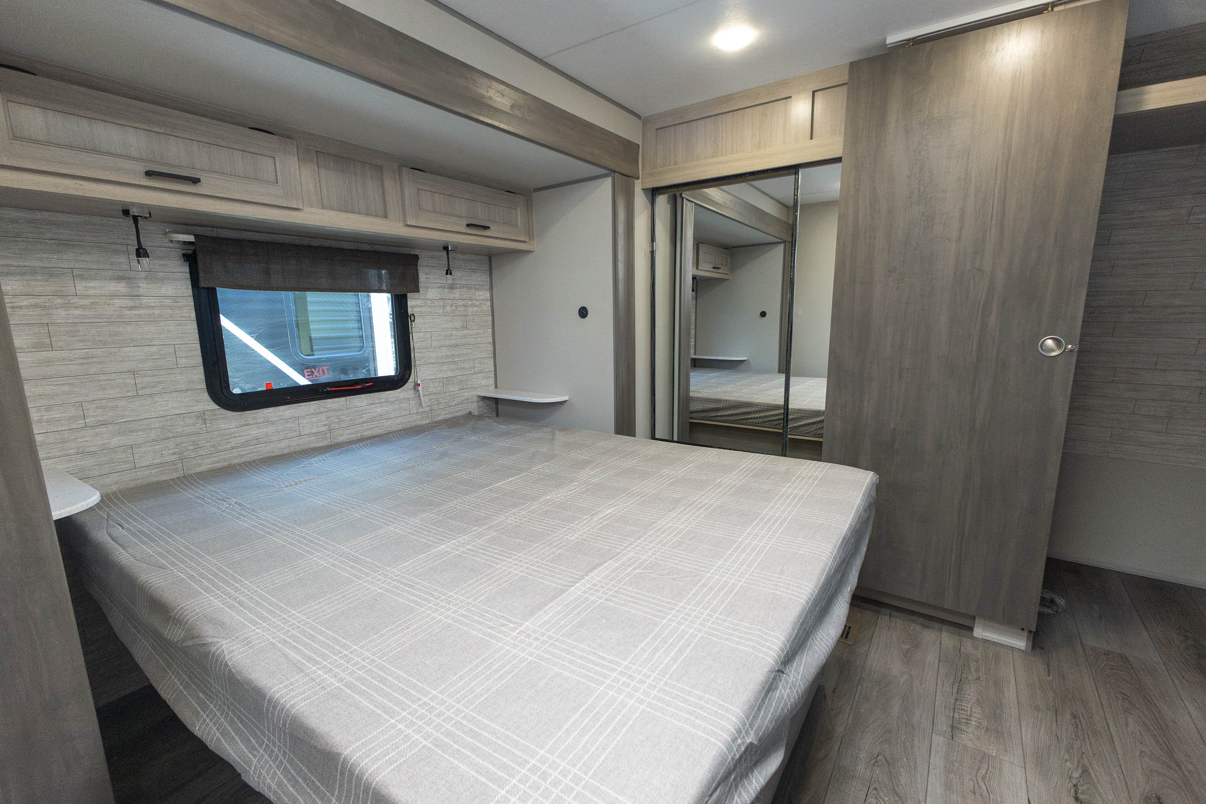 2026 Coachmen Catalina Legacy Edition 333DORM TRAVEL TRAILER