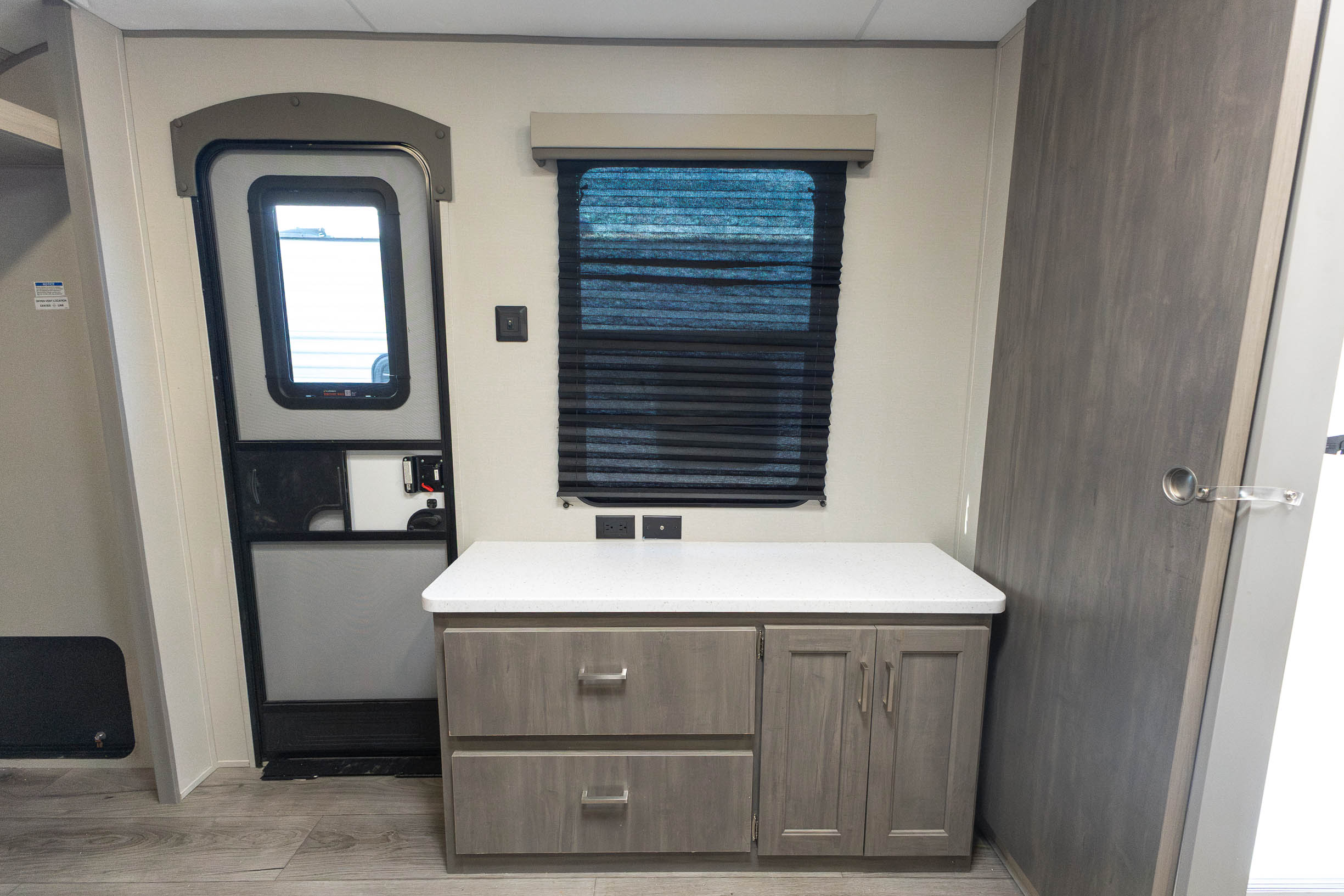 2026 Coachmen Catalina Legacy Edition 333DORM TRAVEL TRAILER
