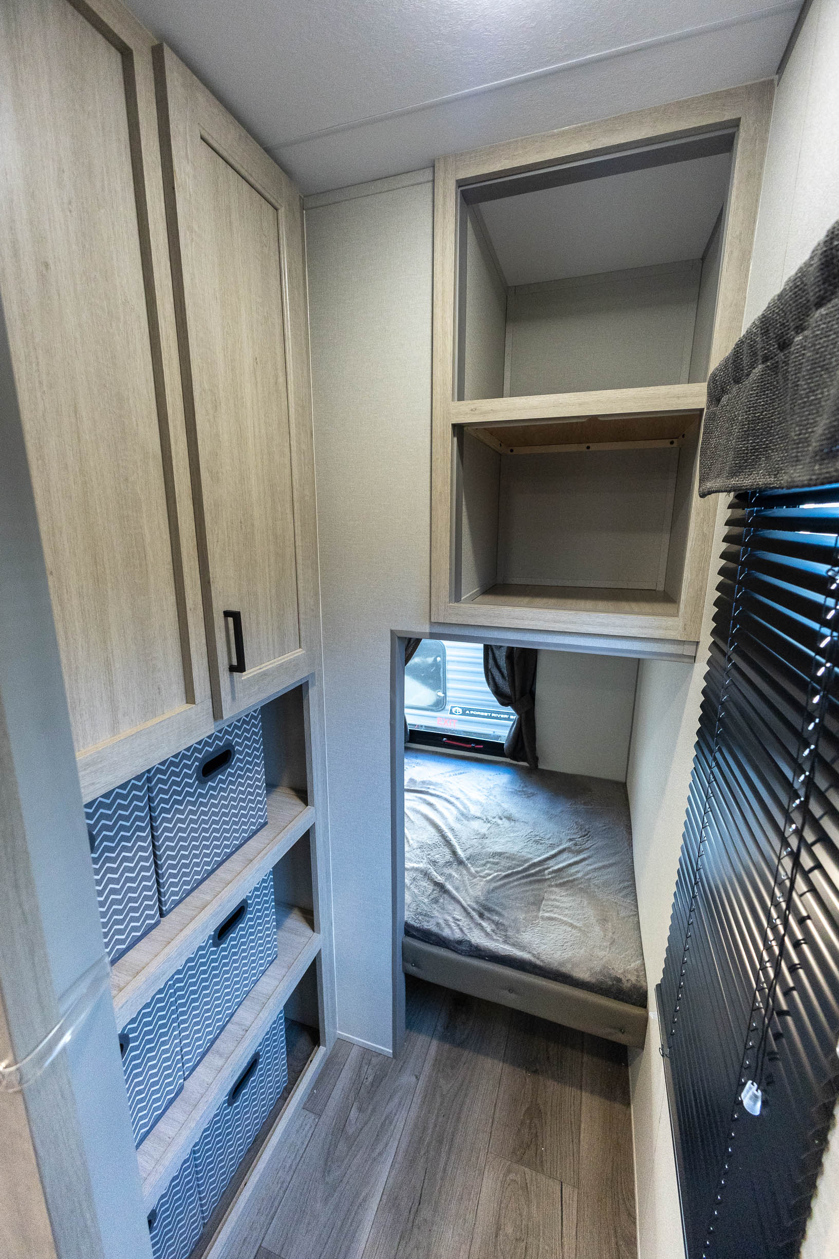 2026 Coachmen Catalina Legacy Edition 333DORM TRAVEL TRAILER