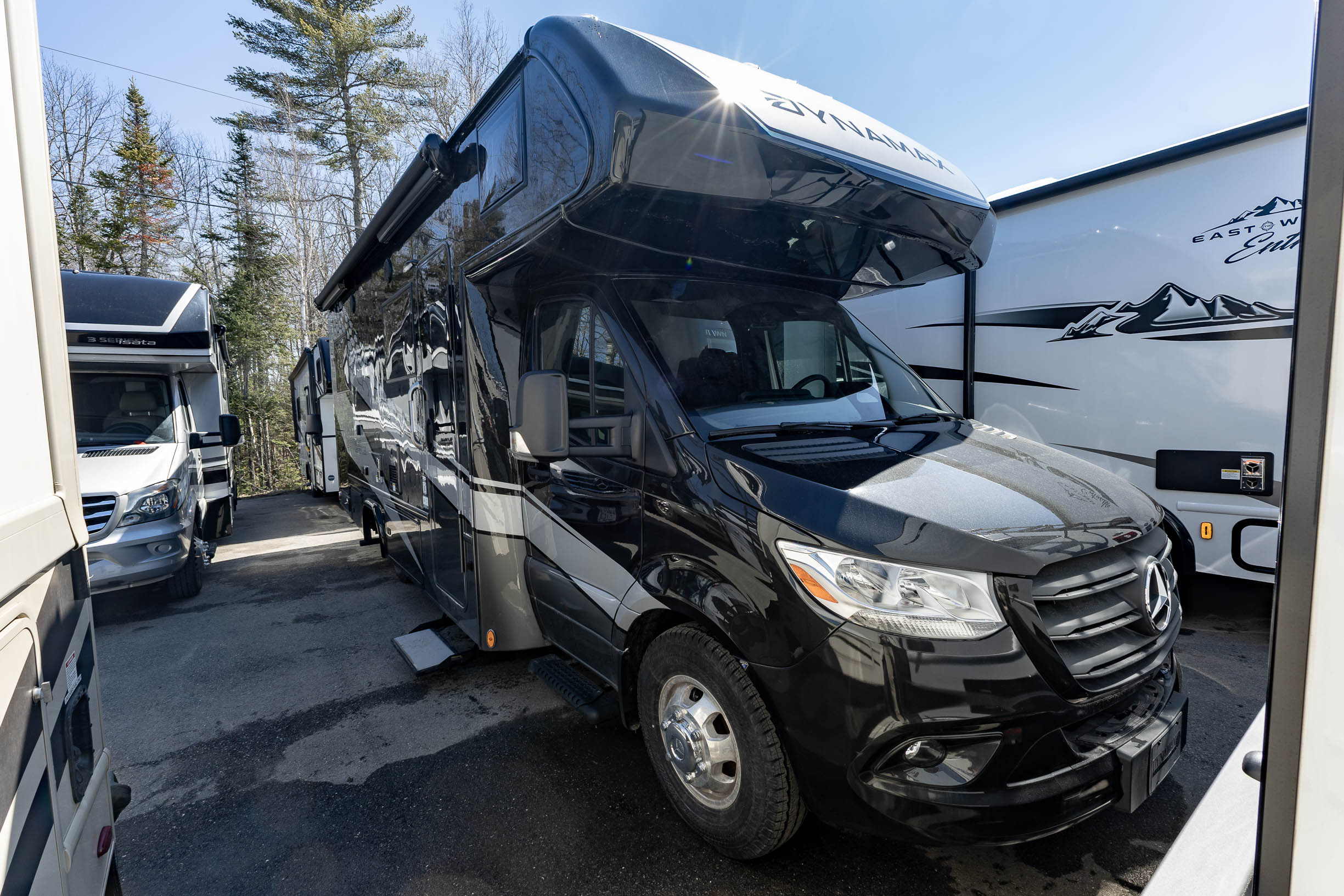 2026 Dynamax Isata 3 24RW CLASS C MOTORHOME