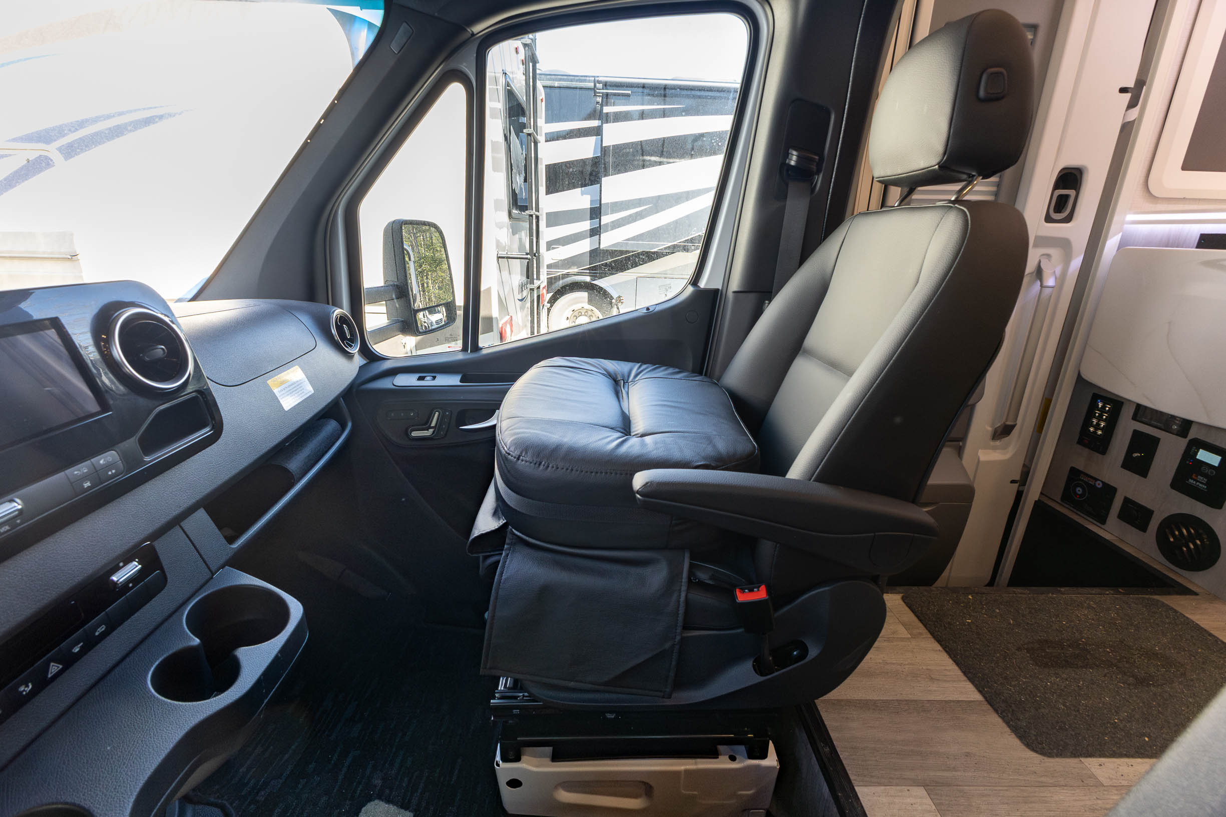 2026 Dynamax Isata 3 24RW CLASS C MOTORHOME