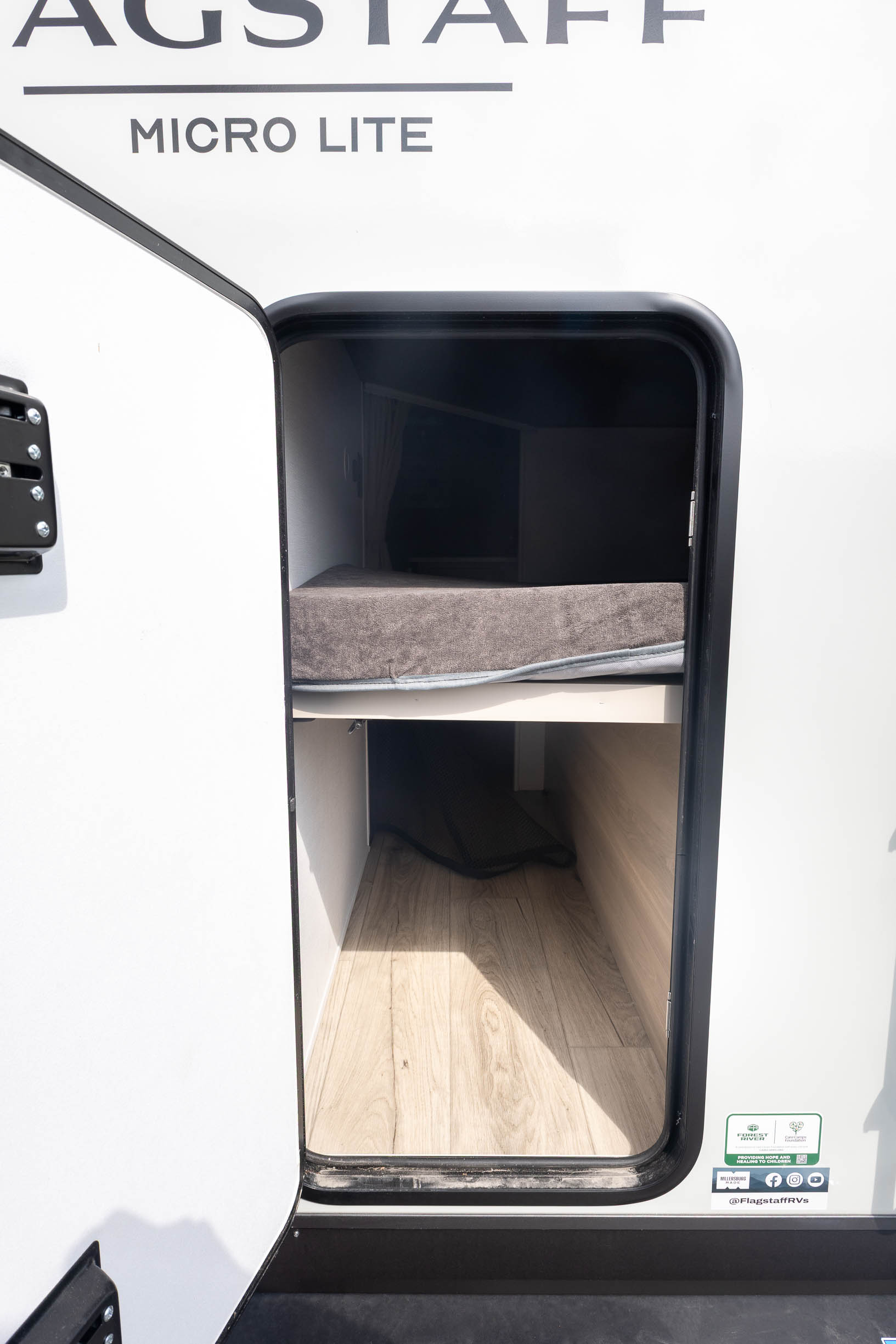 2026 Forest River Flagstaff Micro Lite 25BRDS TRAVEL TRAILER