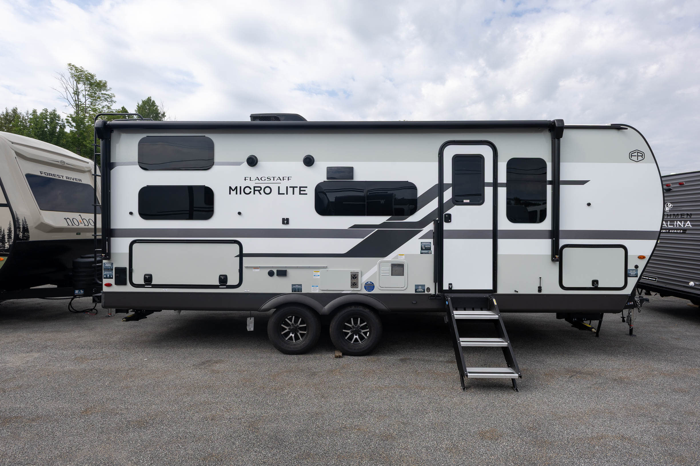 2026 Forest River Flagstaff Micro Lite 25BRDS TRAVEL TRAILER