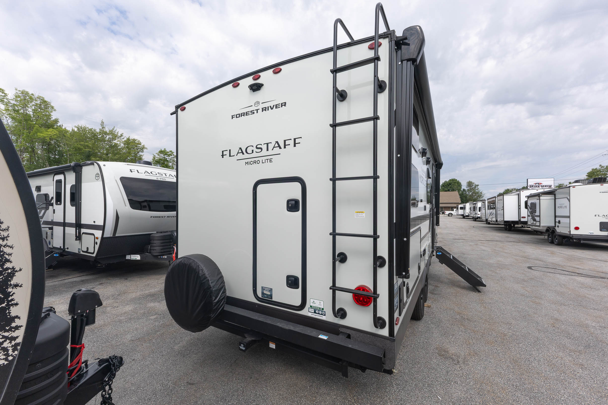 2026 Forest River Flagstaff Micro Lite 25BRDS TRAVEL TRAILER