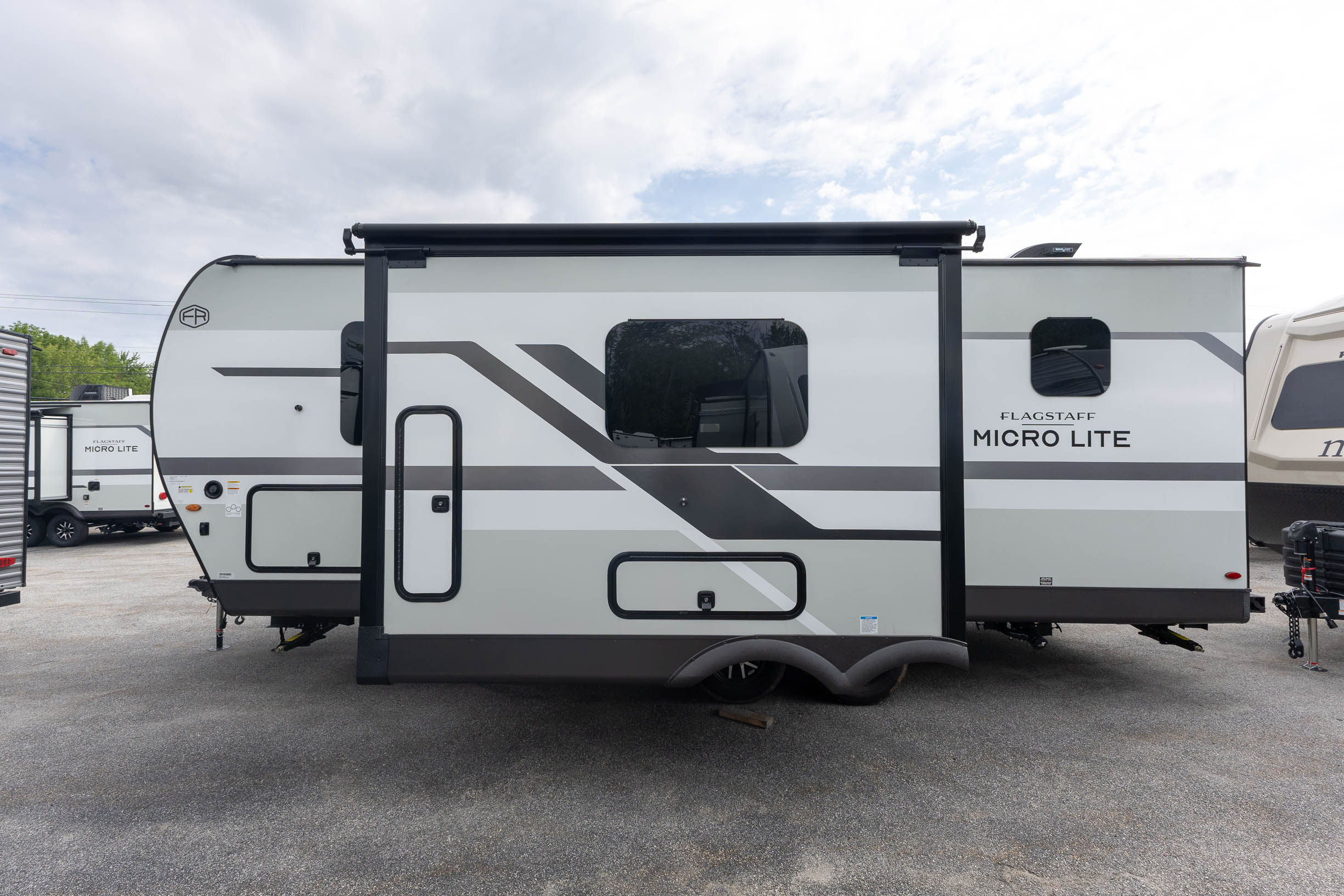 2026 Forest River Flagstaff Micro Lite 25BRDS TRAVEL TRAILER