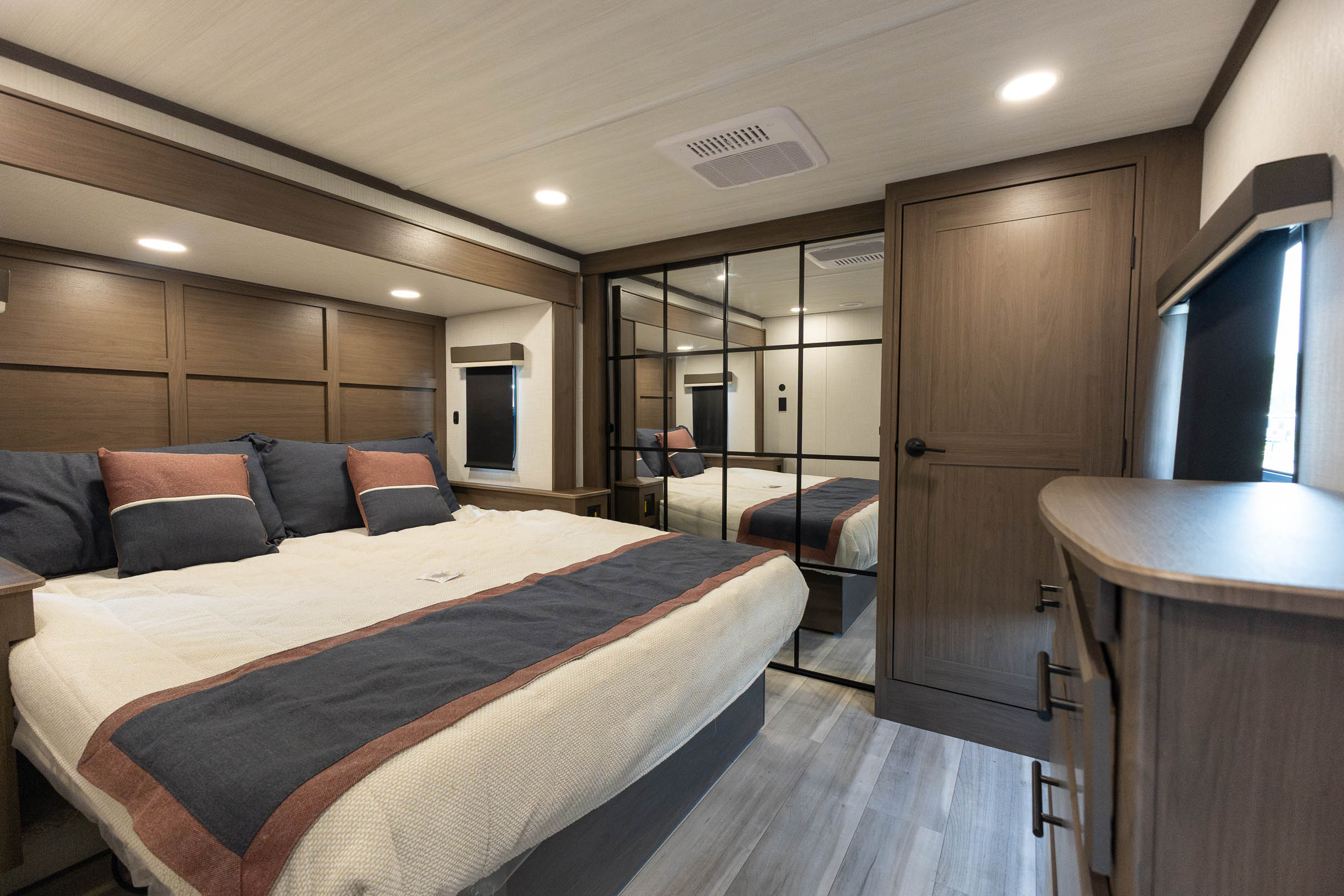 2026 Keystone RV Cougar 360MBI FIFTH WHEEL