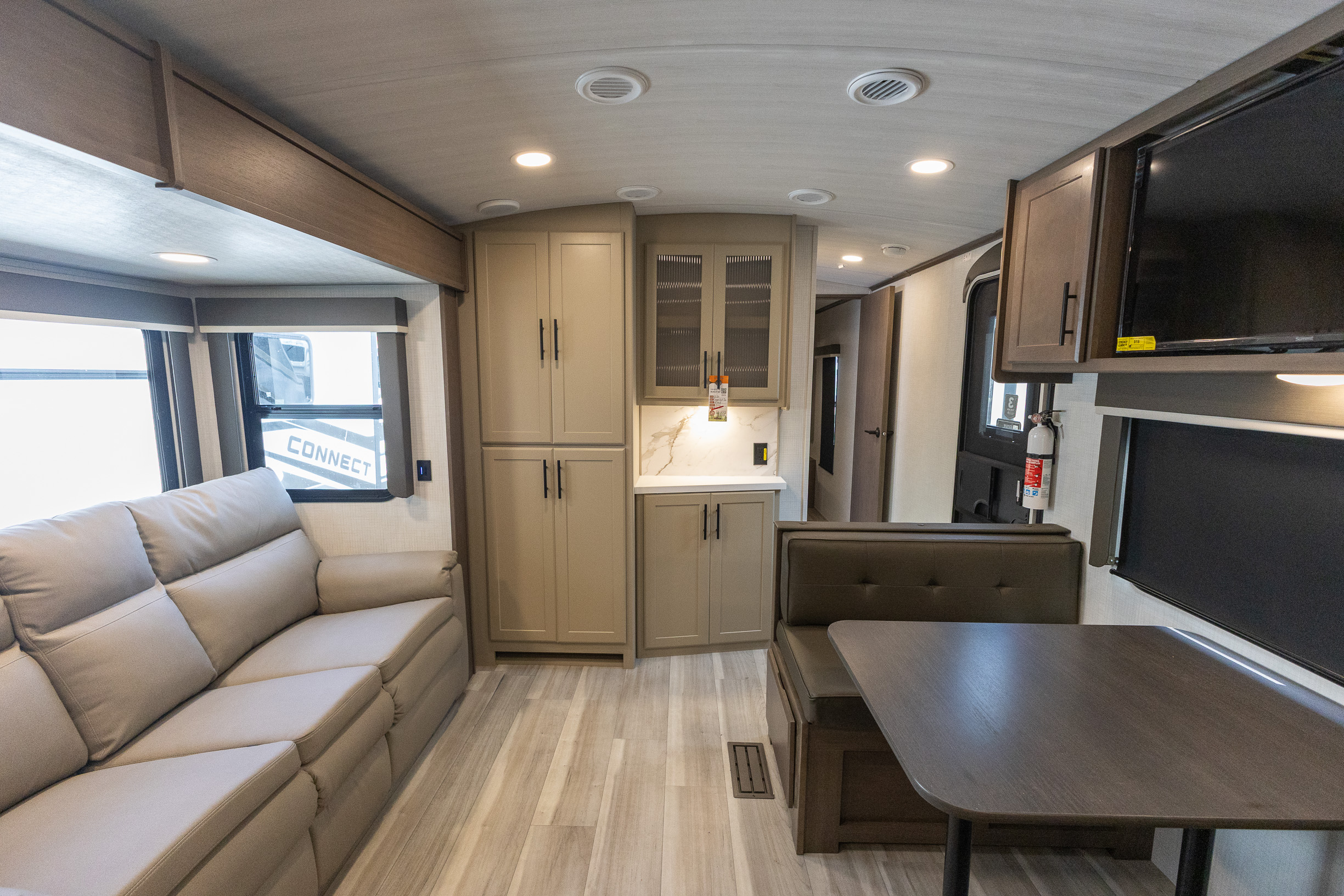 2026 Keystone RV Cougar Half-Ton 25MLE TRAVEL TRAILER