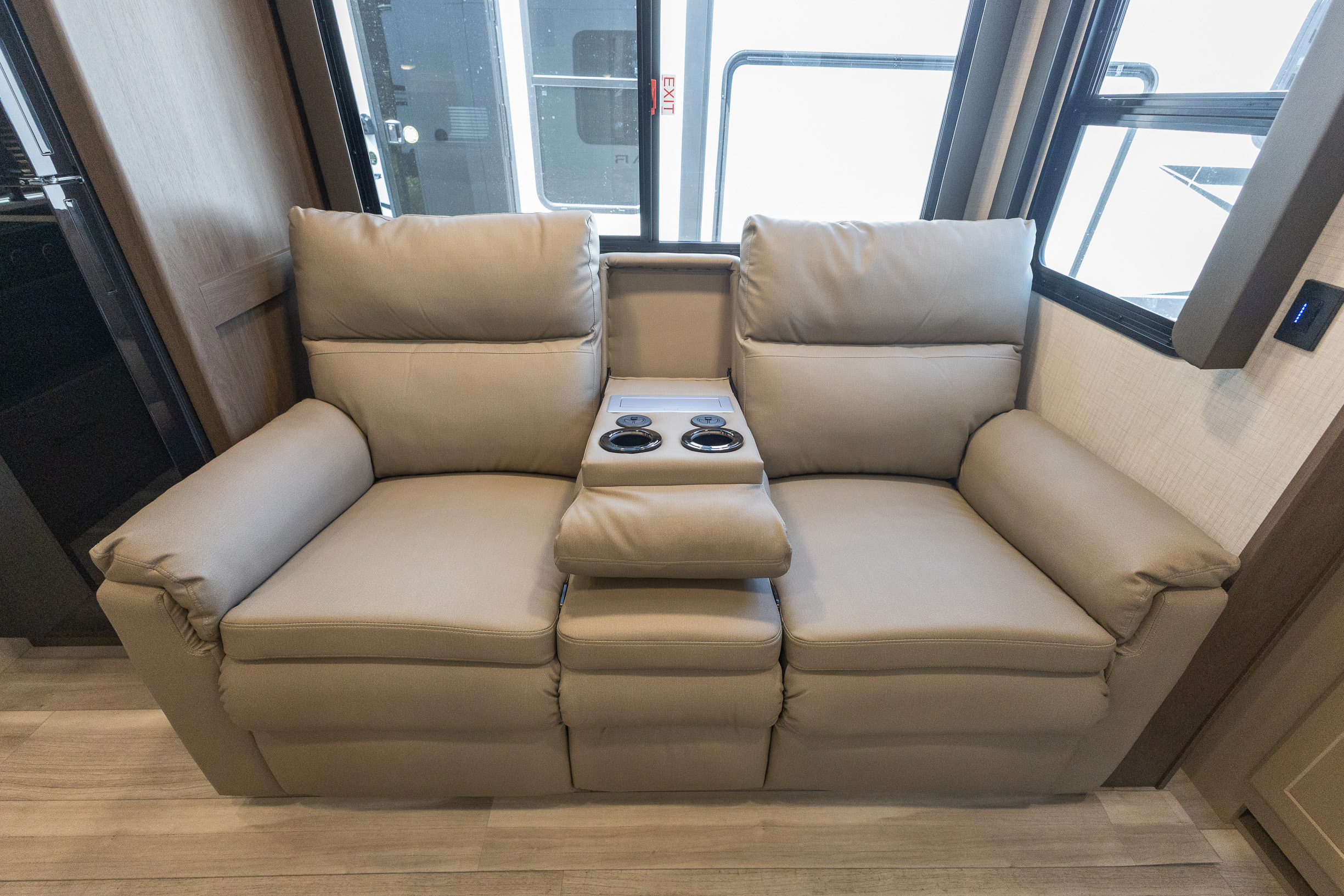 2026 Keystone RV Cougar Half-Ton 25MLE TRAVEL TRAILER