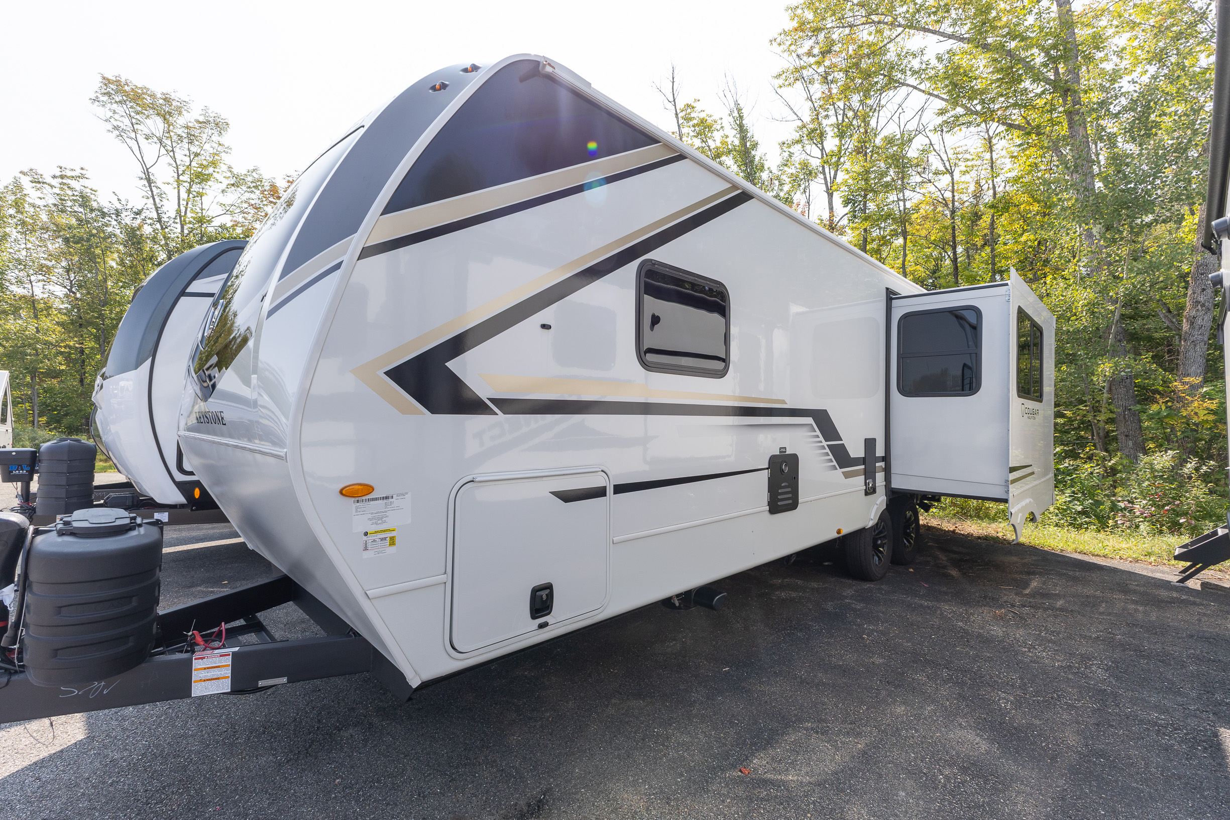 2026 Keystone RV Cougar Half-Ton 25MLE TRAVEL TRAILER