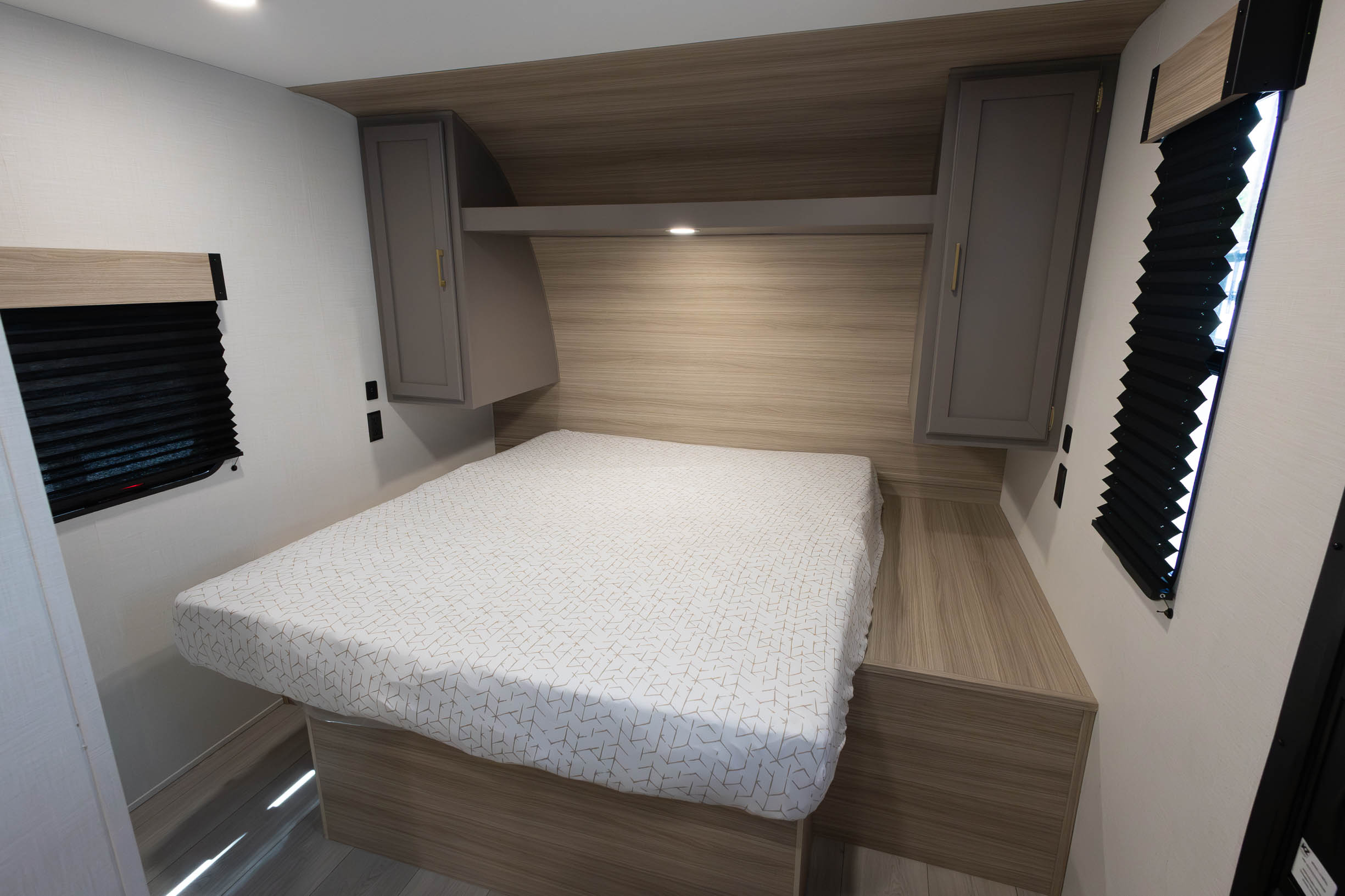 2026 Kz Sportsmen Select 210RDSL TRAVEL TRAILER