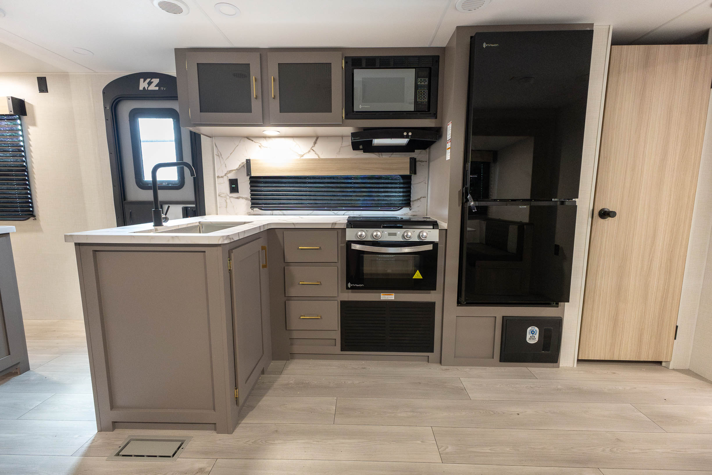 2026 KZ RV Sportsmen 383DBKSE TRAVEL TRAILER