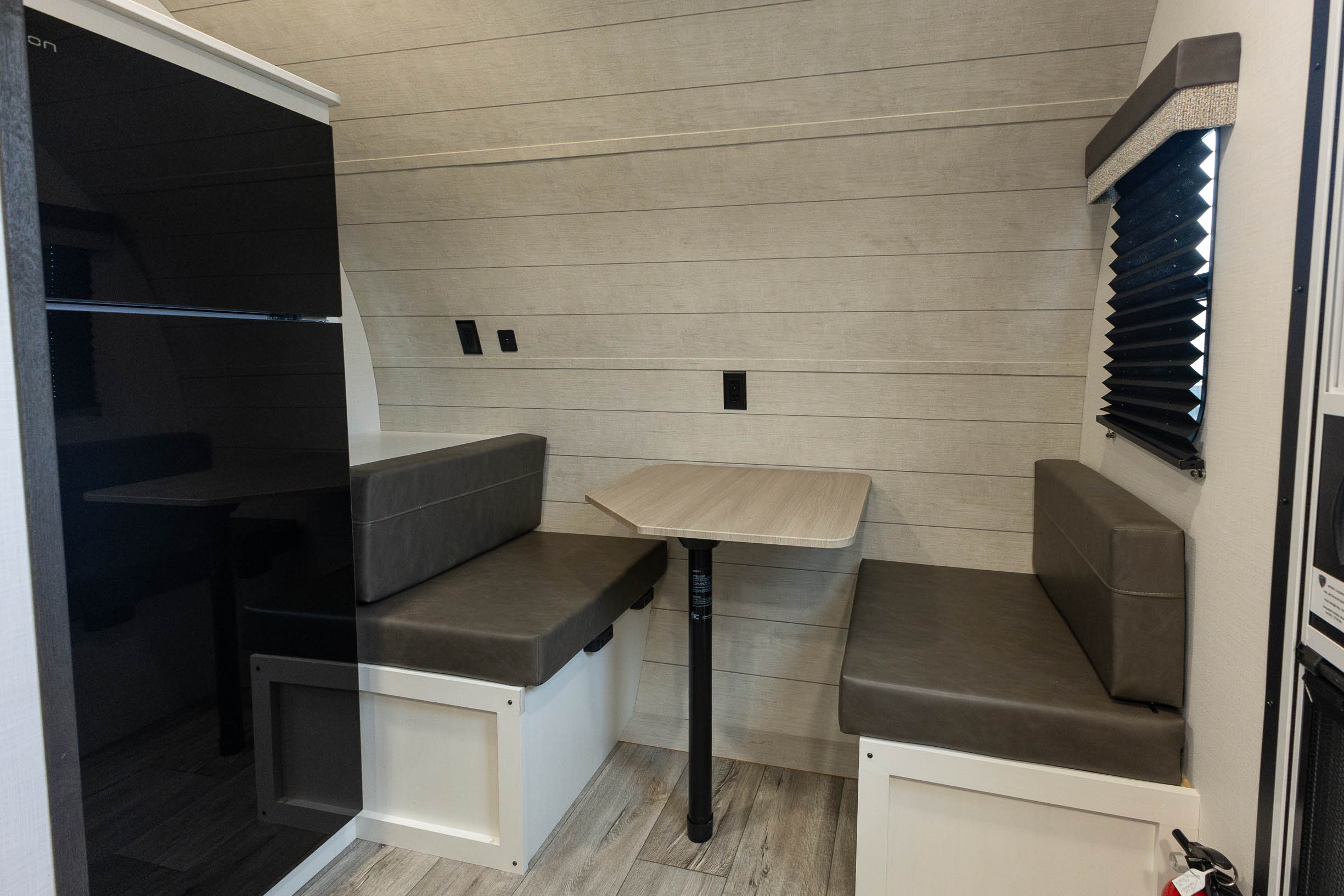 2026 Venture RV Sienna Lite SA140VFD TRAVEL TRAILER