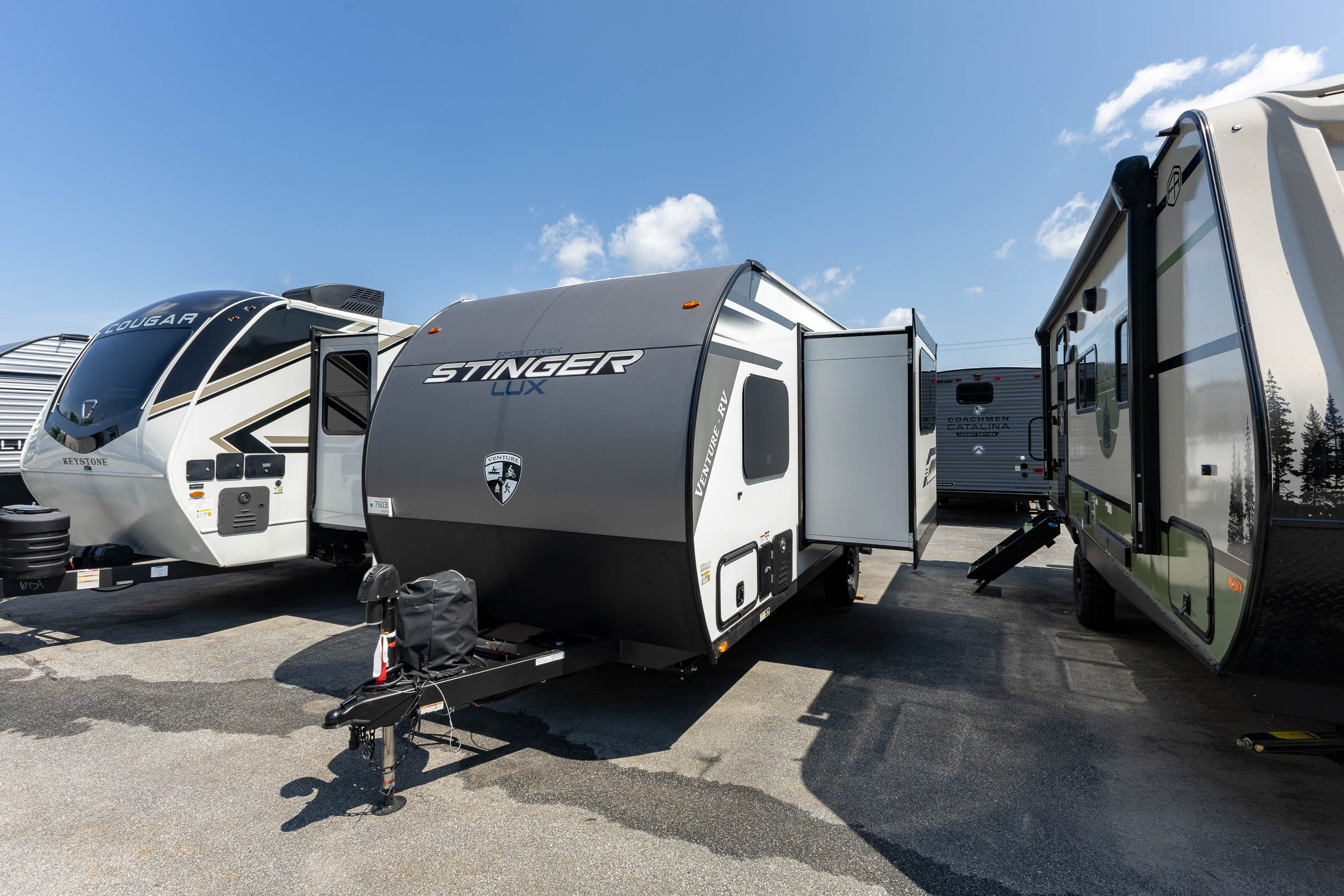 2026 Venture RV SportTrek Stinger STS161VUD TRAVEL TRAILER