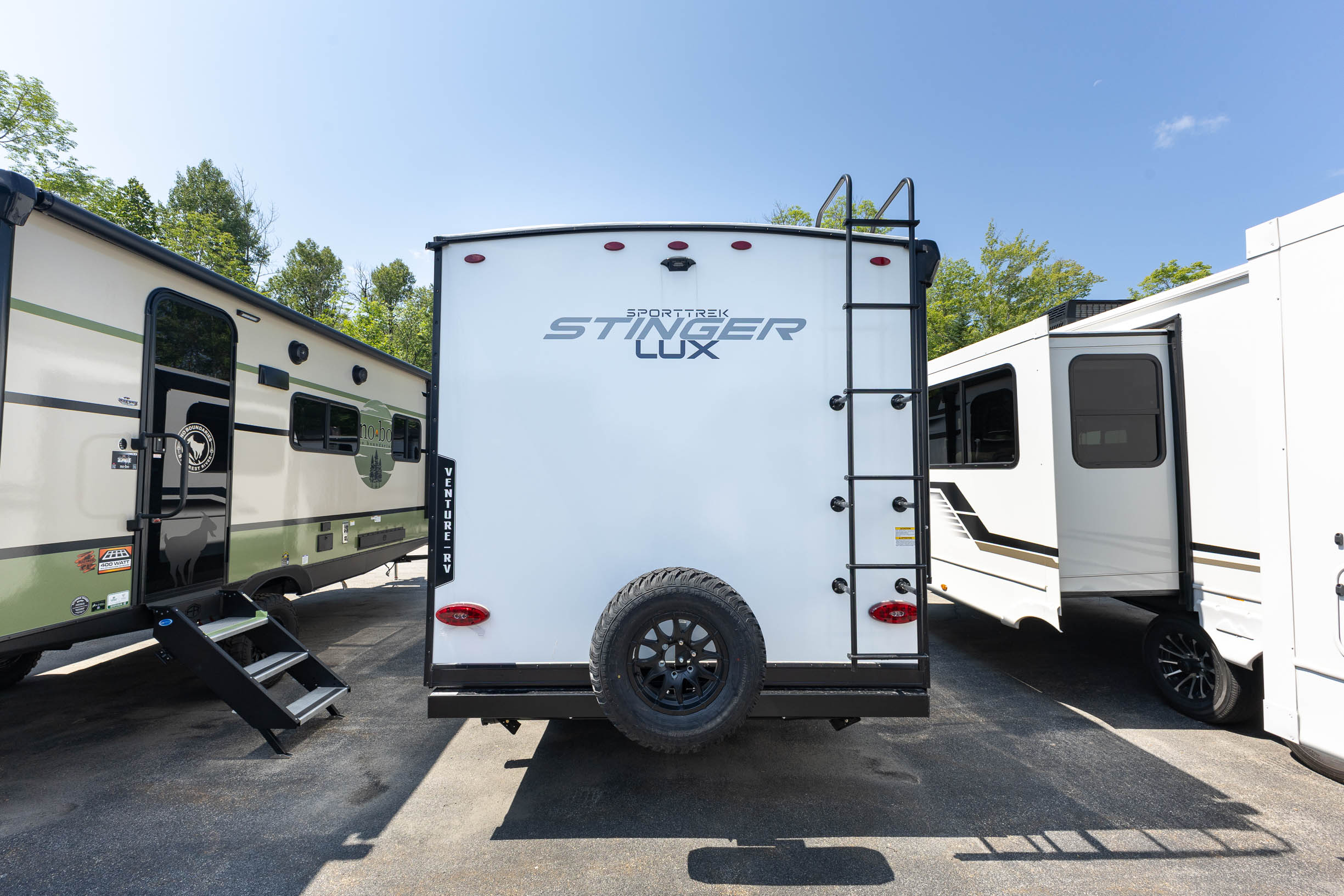 2026 Venture RV SportTrek Stinger STS161VUD TRAVEL TRAILER