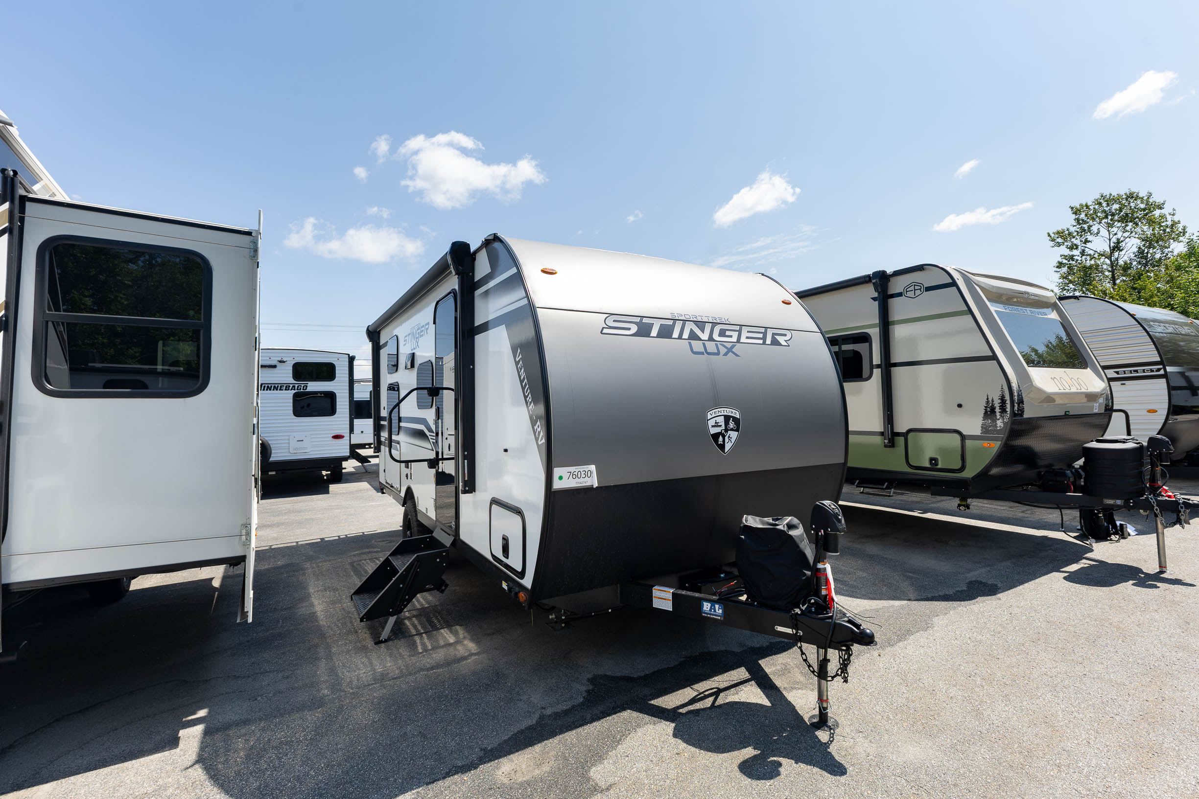 2026 Venture RV SportTrek Stinger STS161VUD TRAVEL TRAILER