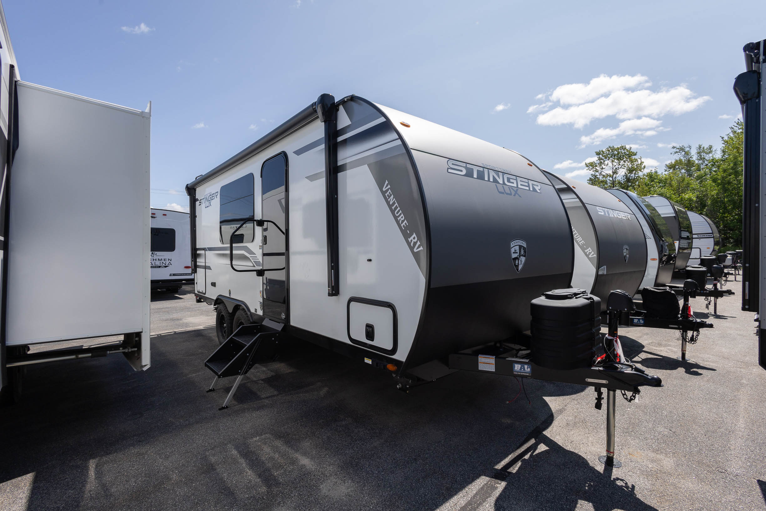 2026 Venture RV SportTrek Stinger STS192VRB TRAVEL TRAILER