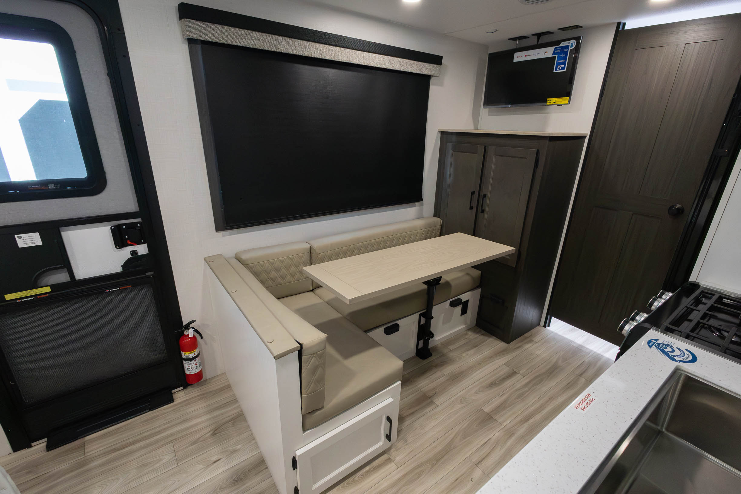 2026 Venture RV SportTrek Stinger STS192VRB TRAVEL TRAILER