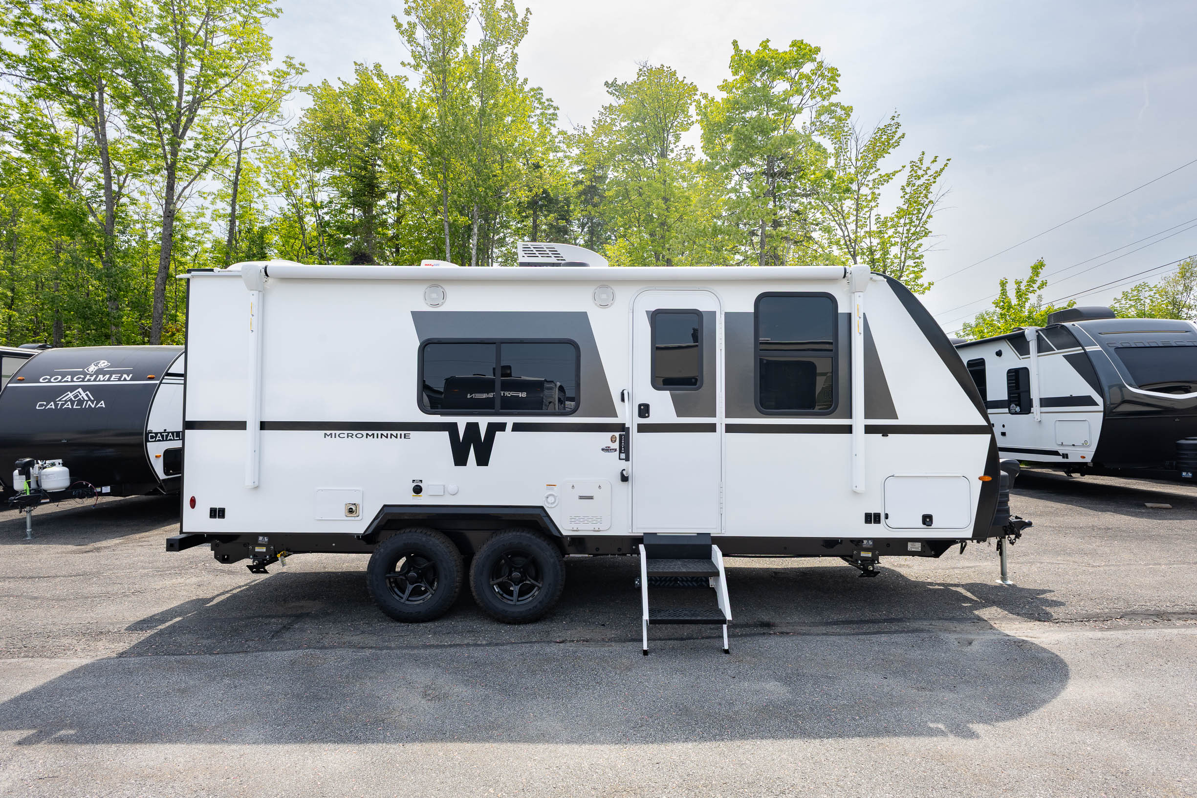 2026 Winnebago Micro Minnie 2200FBH TRAVEL TRAILER