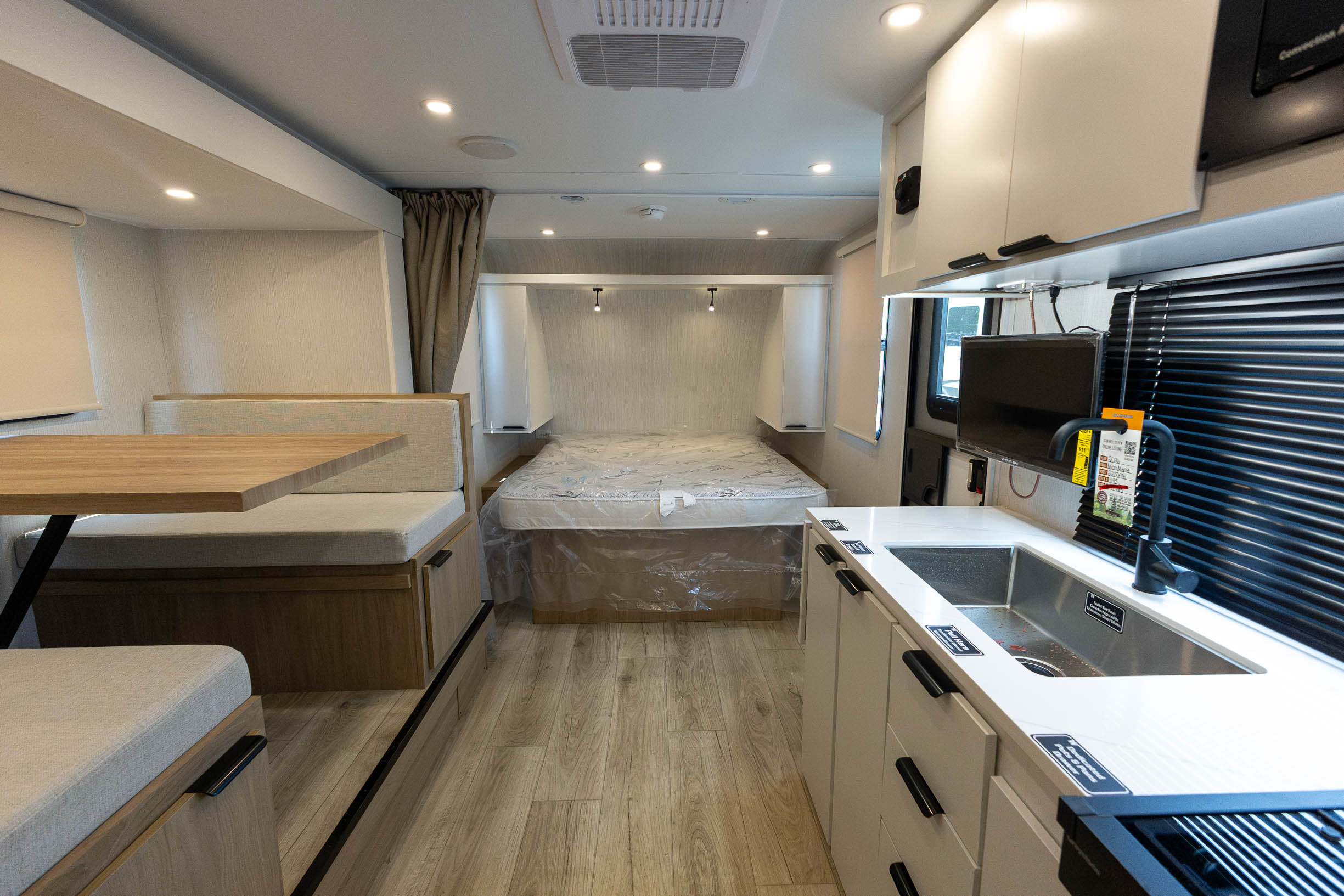 2026 Winnebago Micro Minnie 2200FBH TRAVEL TRAILER