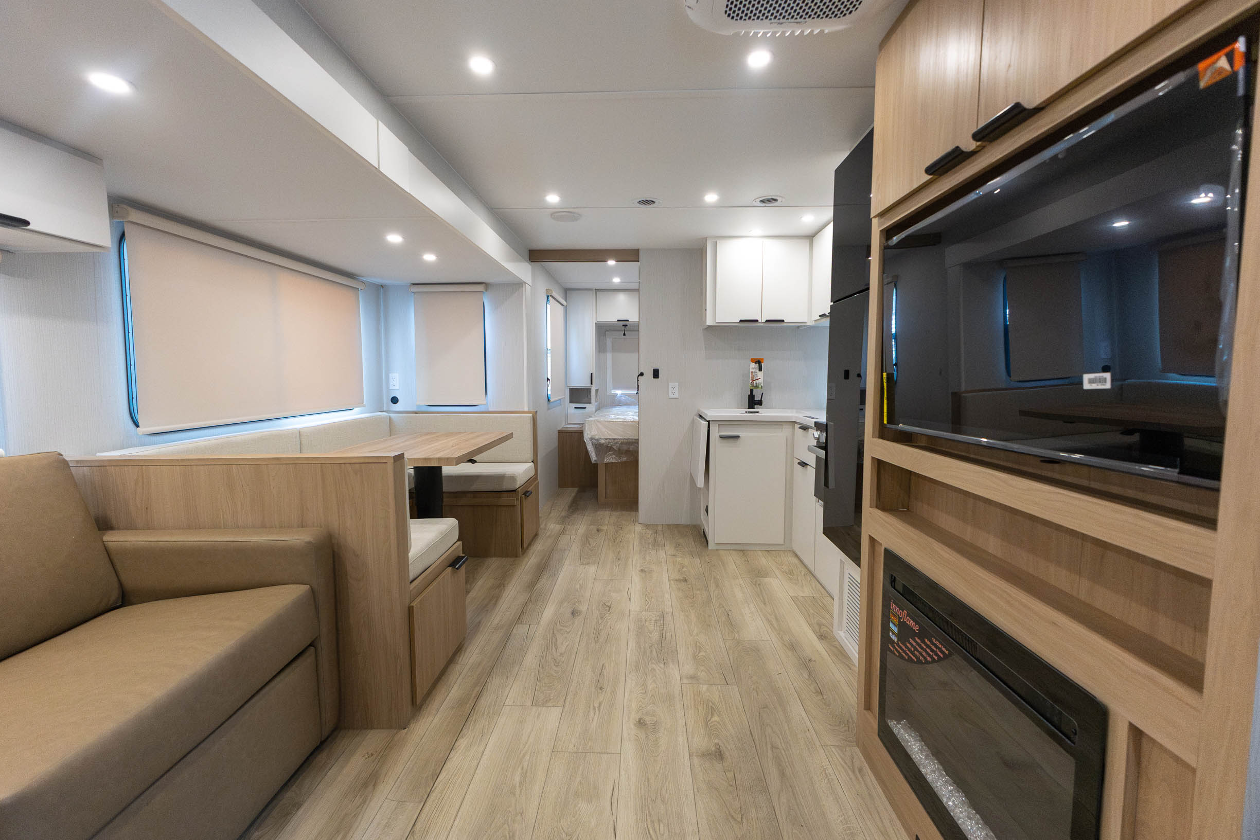 2026 Winnebago Thrive 28BHS TRAVEL TRAILER