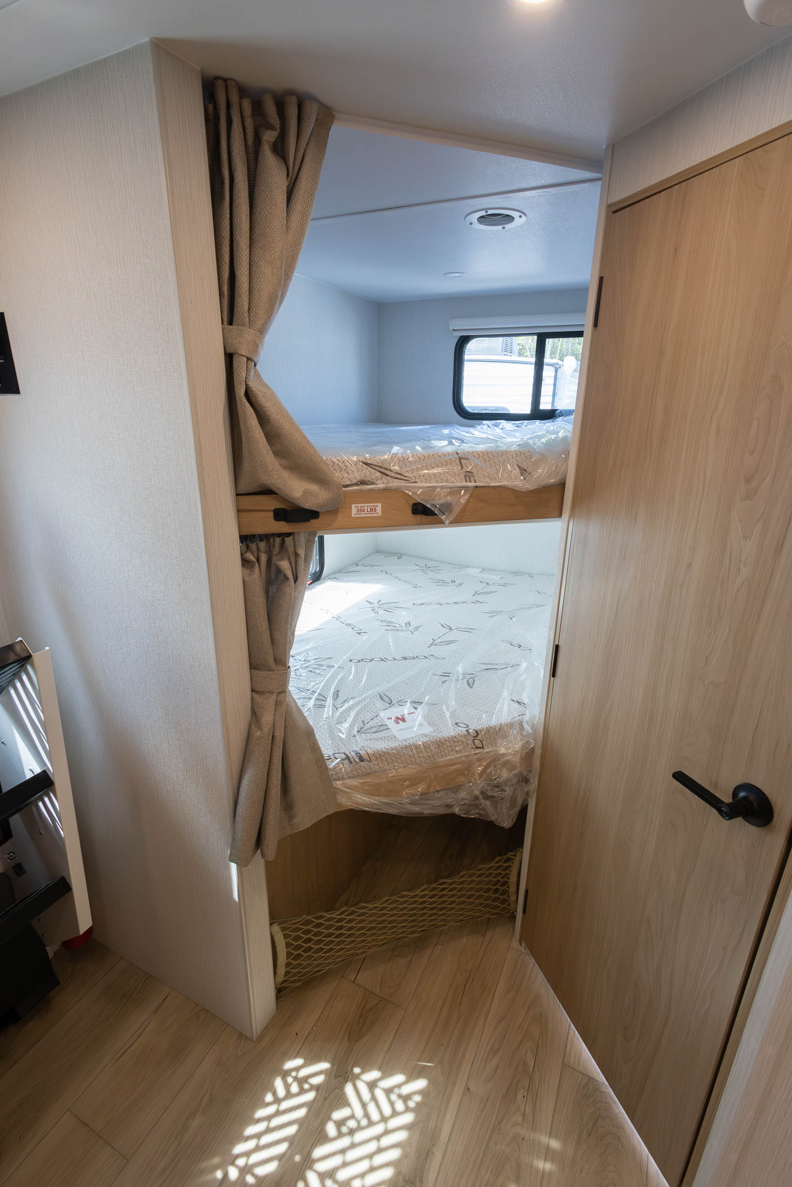 2026 Winnebago Thrive 28BHS TRAVEL TRAILER