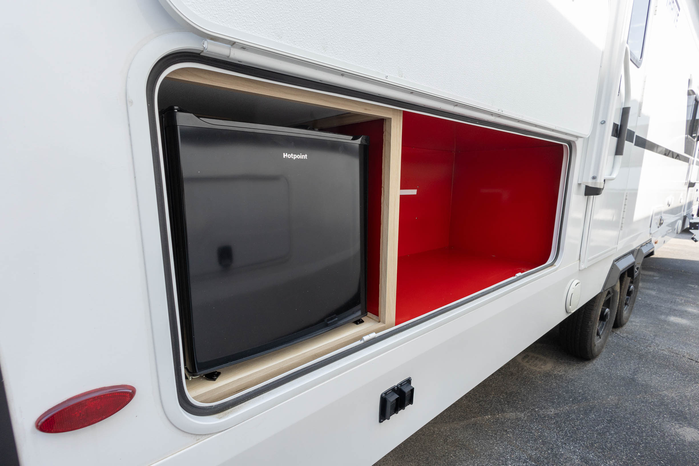 2026 Winnebago Thrive 28BHS TRAVEL TRAILER